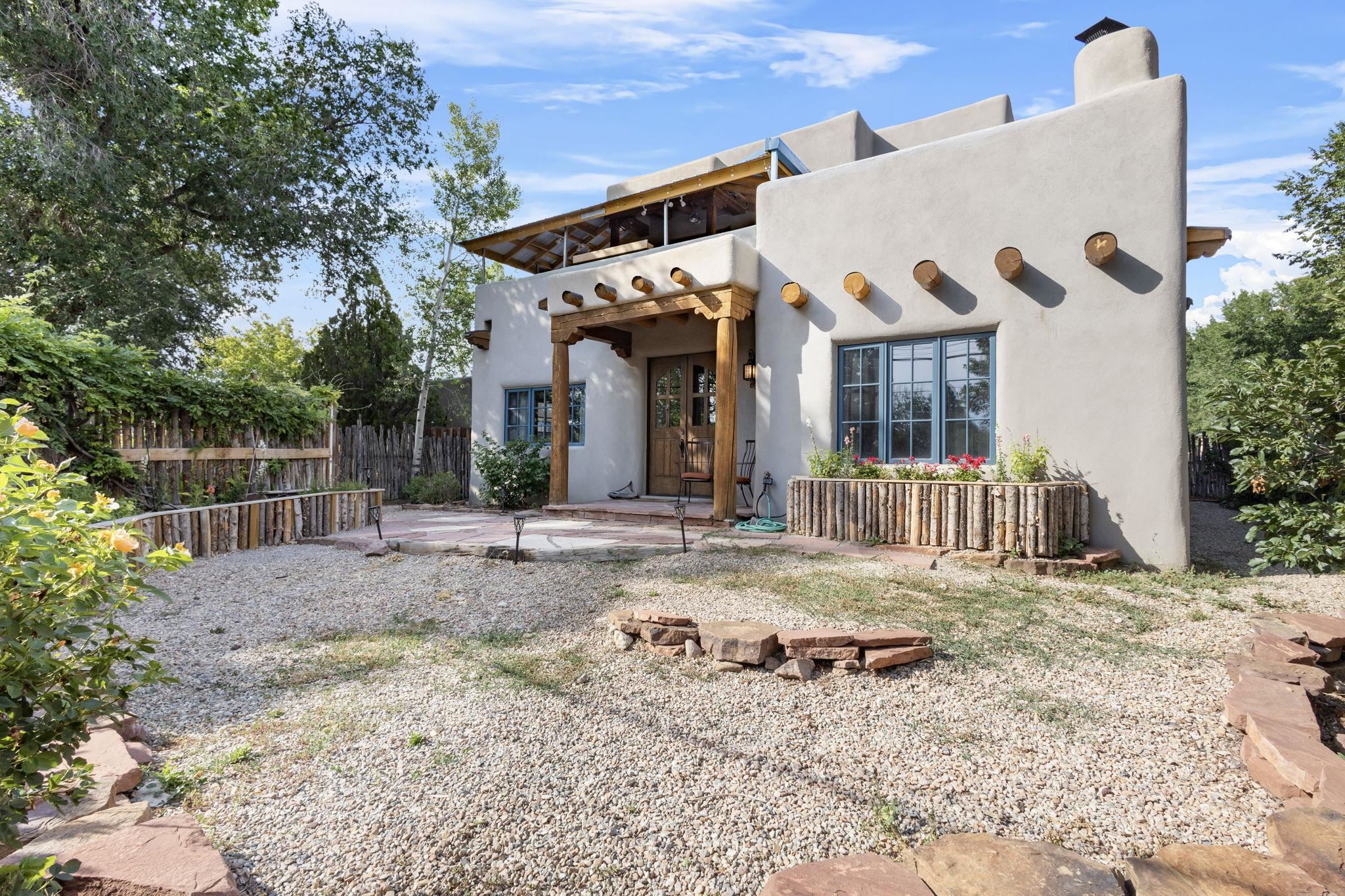 213 Lund Street, Taos, New Mexico image 2