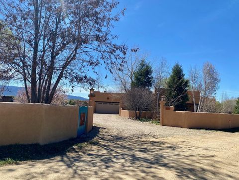 Homes For Sale - 570 Baca Lane<br/> Taos, NM 87571