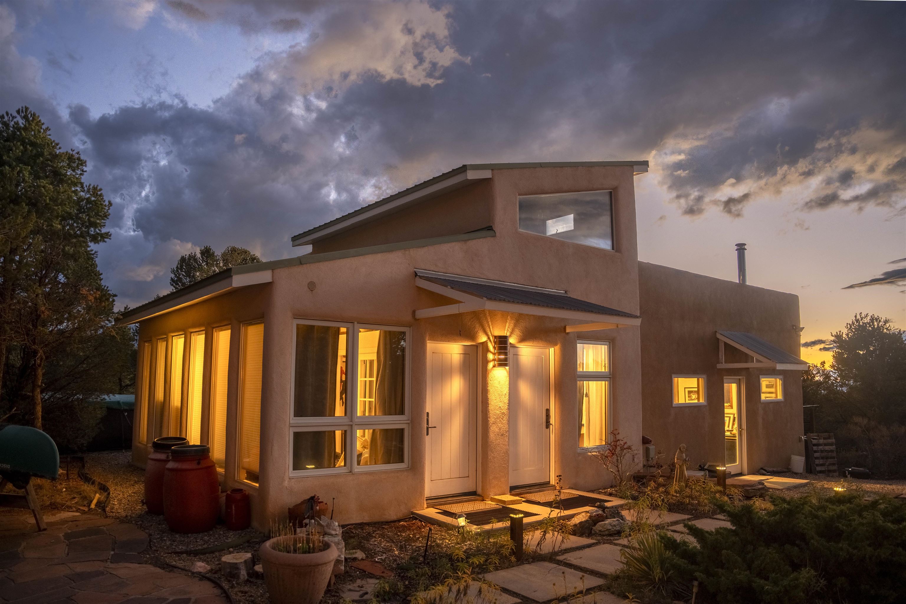 Ranchos De Taos, New Mexico 87557, United States, 2 Bedrooms Bedrooms, ,2 BathroomsBathrooms,Residential,Active,247321