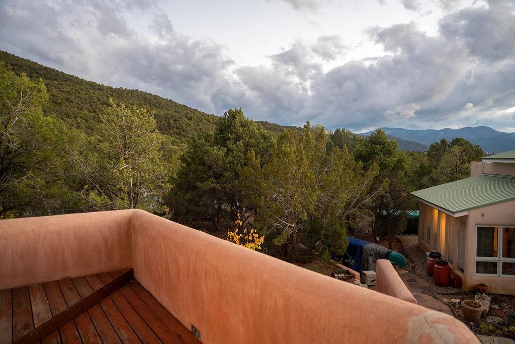Ranchos De Taos, New Mexico 87557, United States, 2 Bedrooms Bedrooms, ,2 BathroomsBathrooms,Residential,Active,247321