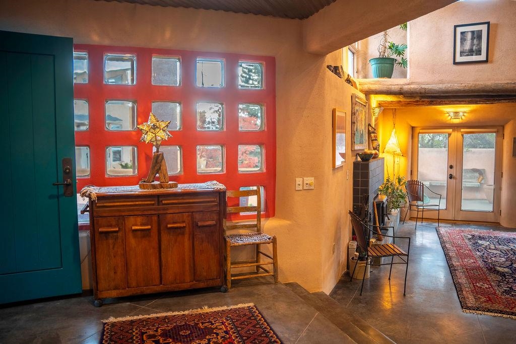 Ranchos De Taos, New Mexico 87557, United States, 2 Bedrooms Bedrooms, ,2 BathroomsBathrooms,Residential,Active,247321