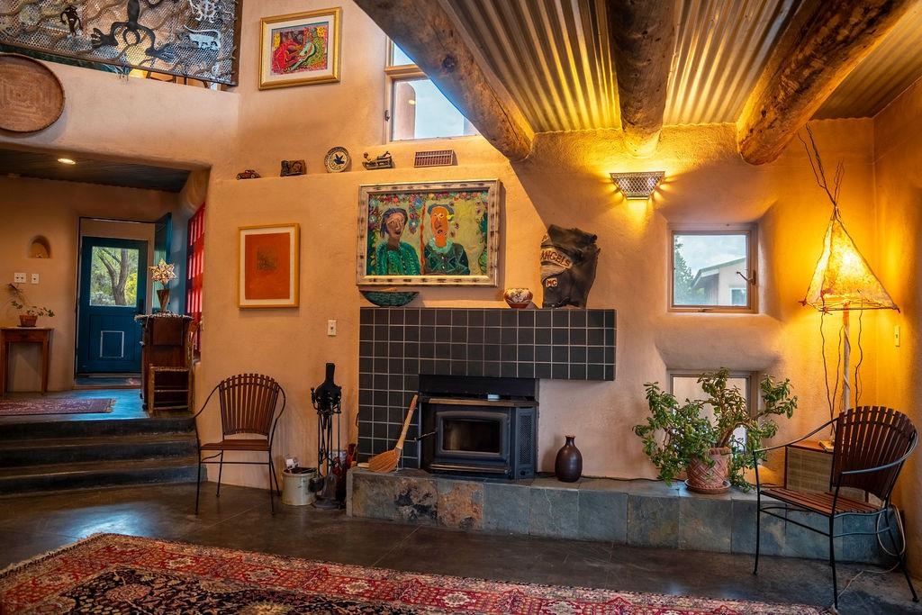 Ranchos De Taos, New Mexico 87557, United States, 2 Bedrooms Bedrooms, ,2 BathroomsBathrooms,Residential,Active,247321