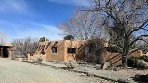 Homes For Sale - 35 Rock Garden Gully<br/> El Prado, NM 87529