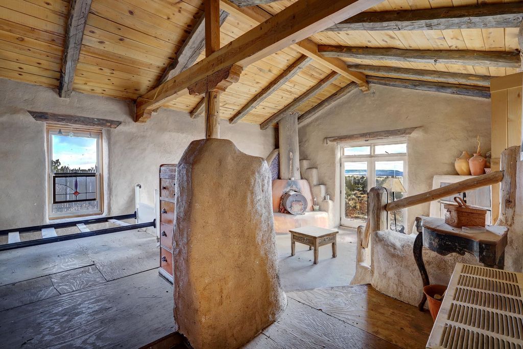 Photo of 124 Colorado Rd, Tres Piedras, NM 87577 (MLS # 113653)