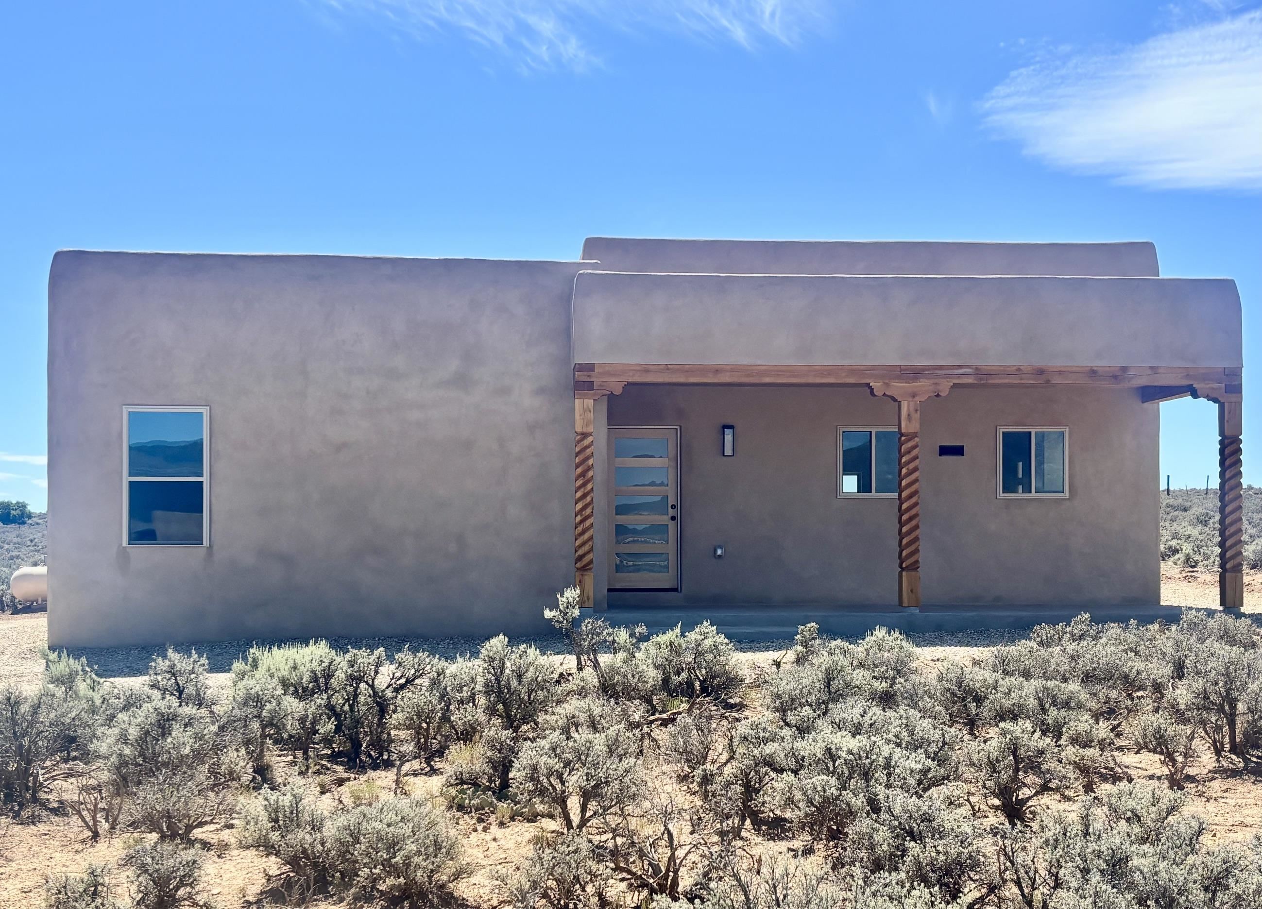 8 Calle Luna Taos NM 87571