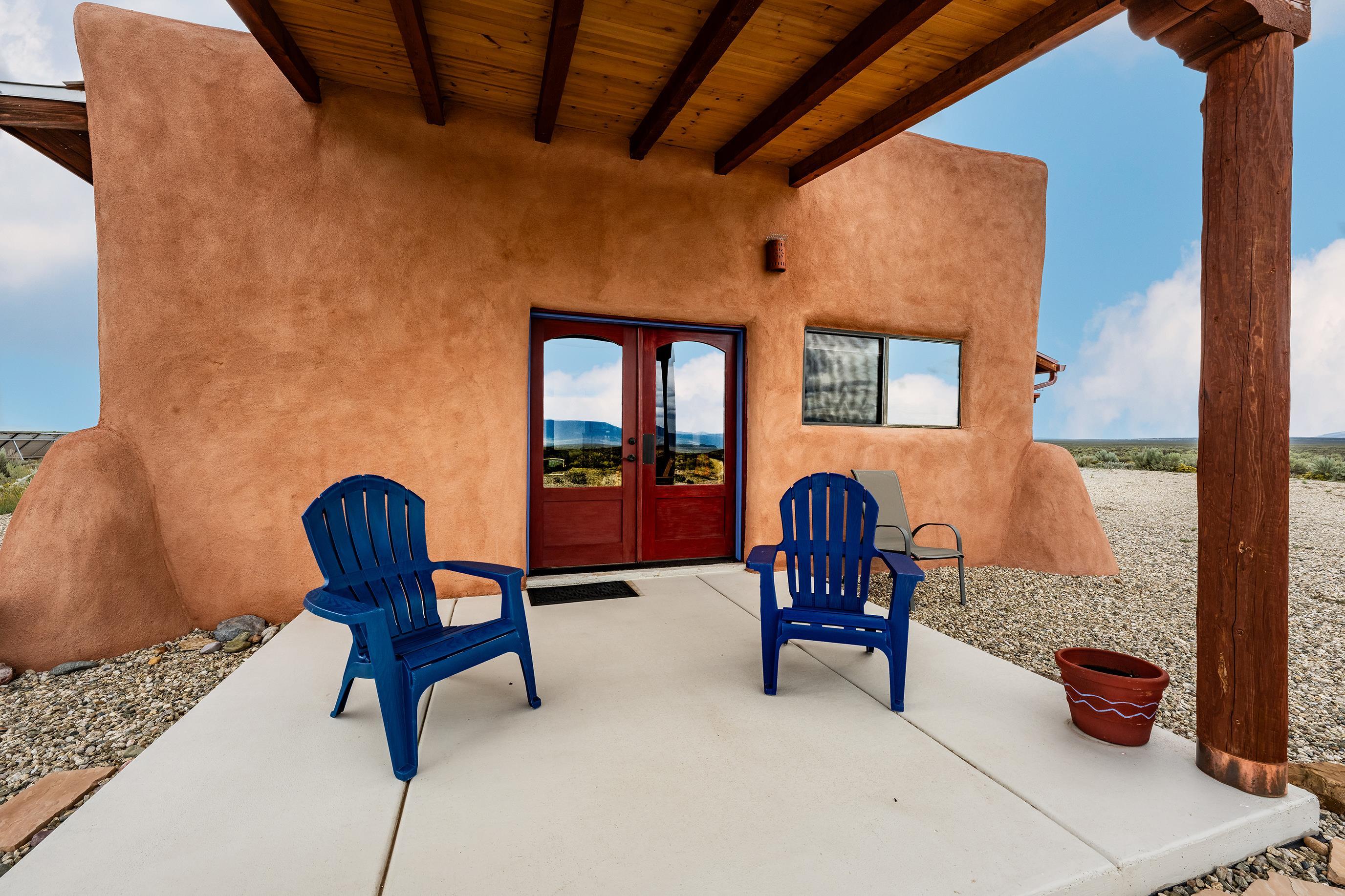 93 Coyote Moon Drive, Tres Piedras, New Mexico image 4