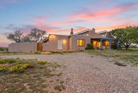 Homes For Sale - 79 Cerro Del Alamo<br/> Santa Fe, NM 87507