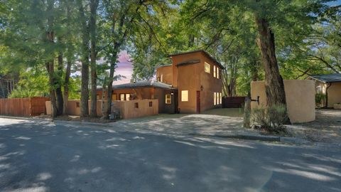 310 Montoya Taos NM 87571