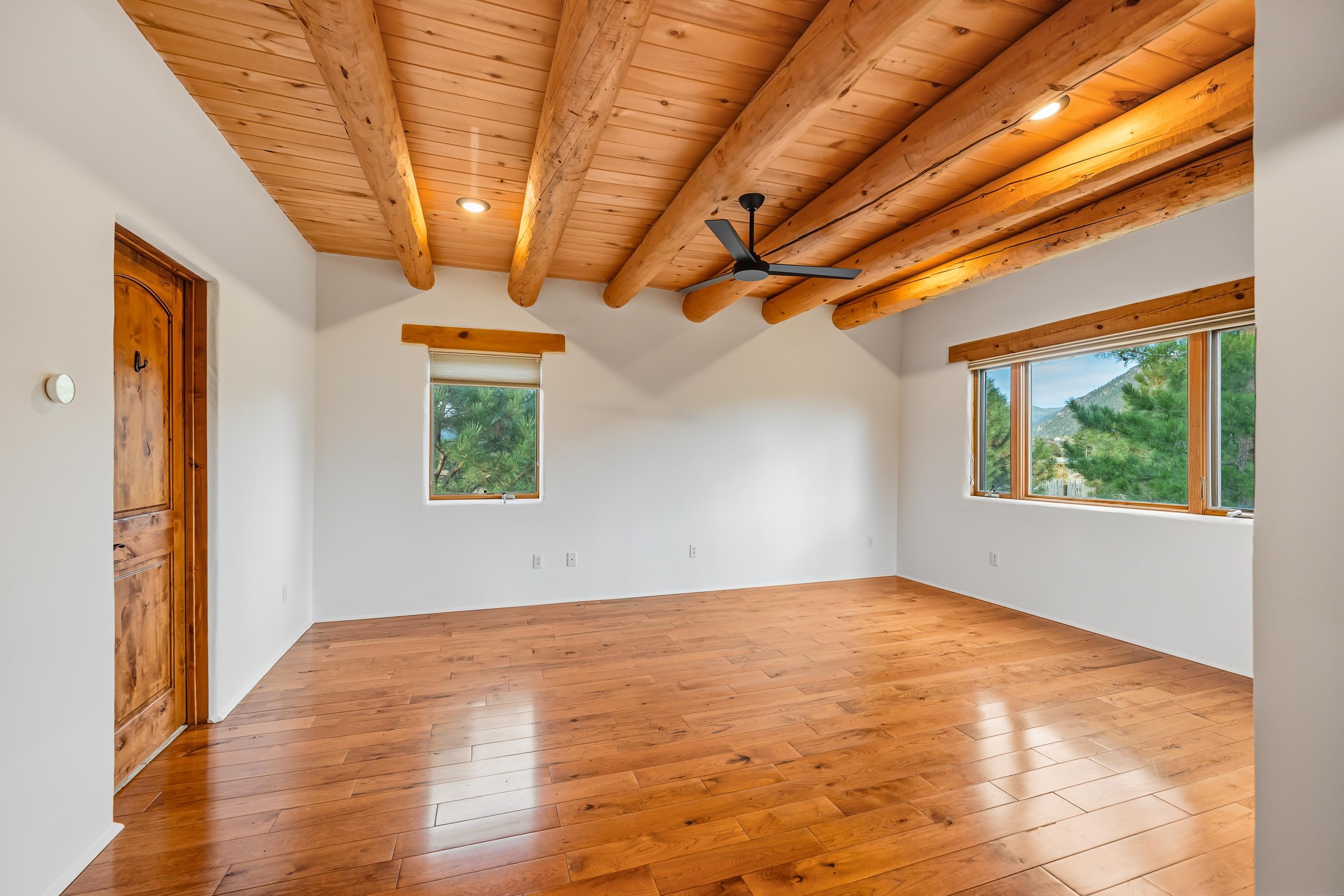 Arroyo Seco, New Mexico 87514, United States, 3 Bedrooms Bedrooms, ,3 BathroomsBathrooms,Residential,Active,240342