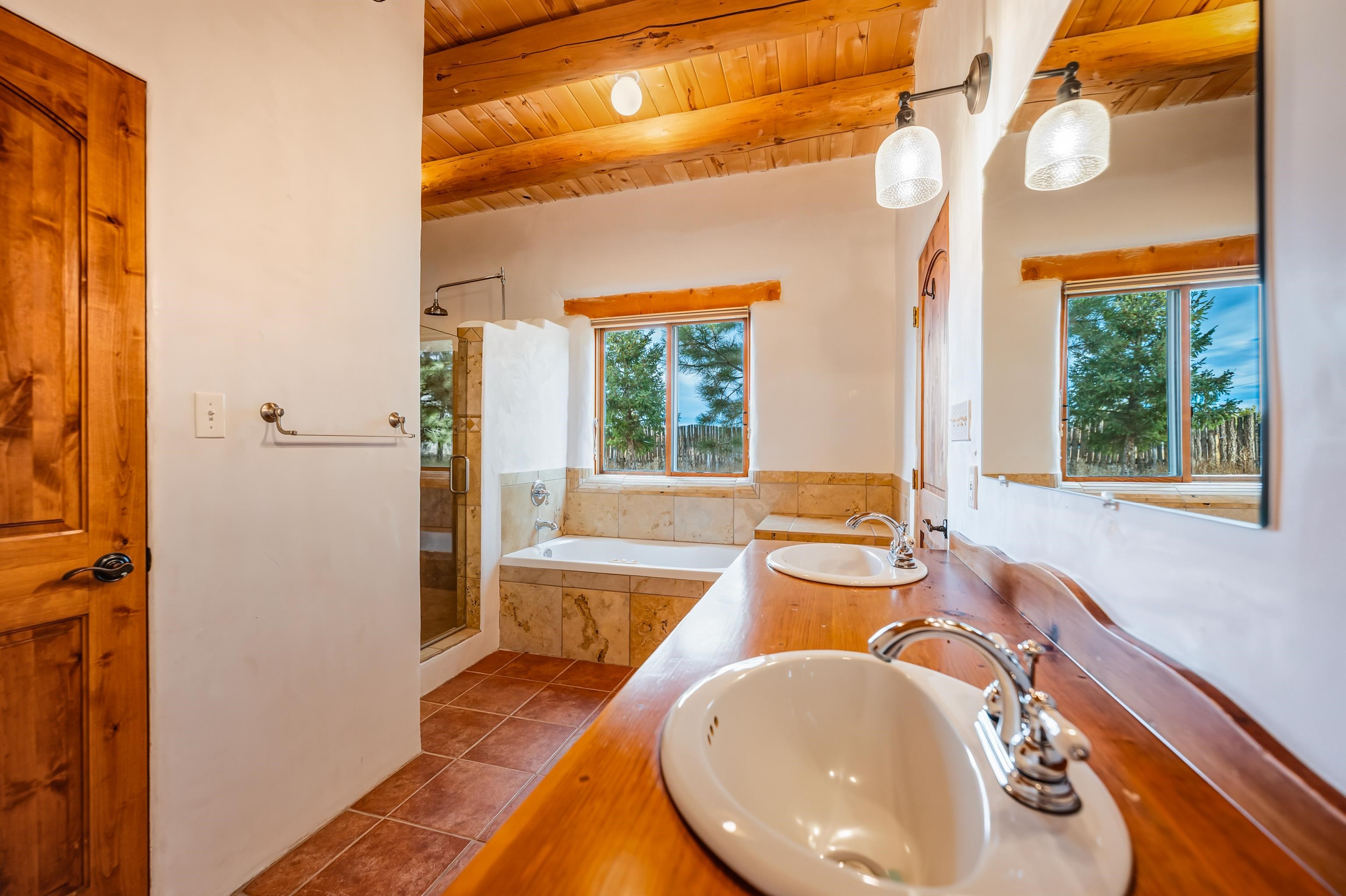 Arroyo Seco, New Mexico 87514, United States, 3 Bedrooms Bedrooms, ,3 BathroomsBathrooms,Residential,Active,240342