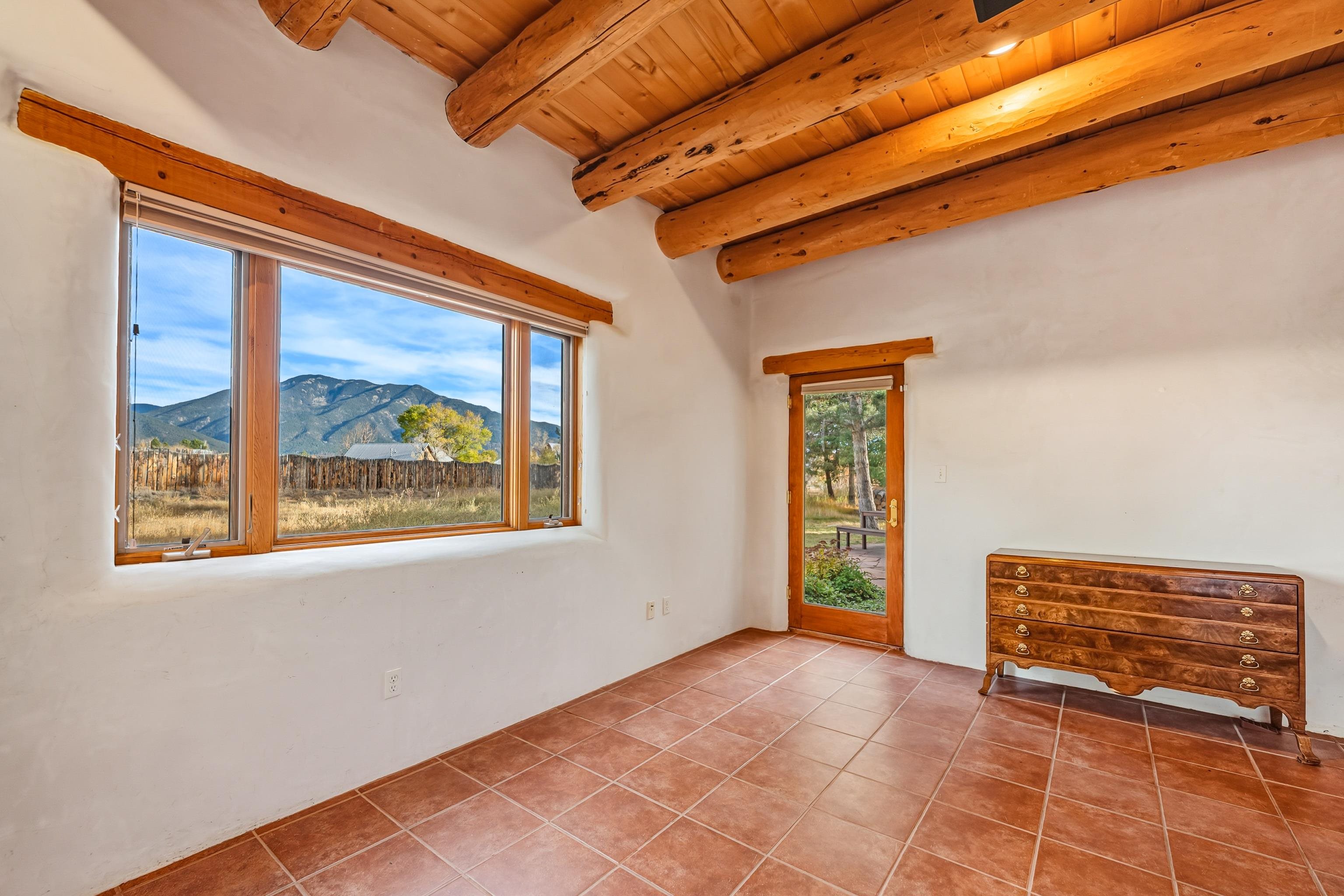 Arroyo Seco, New Mexico 87514, United States, 3 Bedrooms Bedrooms, ,3 BathroomsBathrooms,Residential,Active,240342