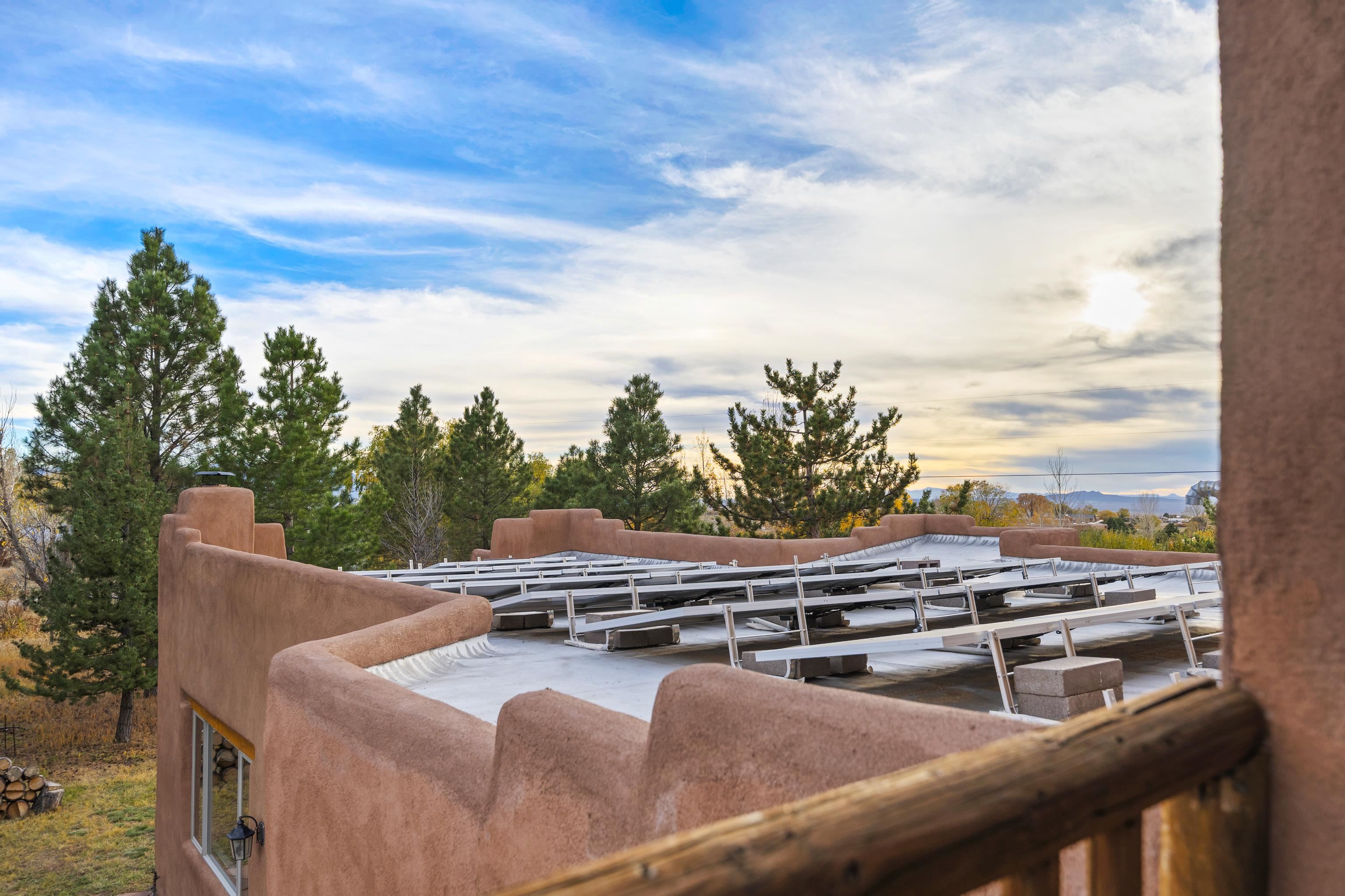 Arroyo Seco, New Mexico 87514, United States, 3 Bedrooms Bedrooms, ,3 BathroomsBathrooms,Residential,Active,240342