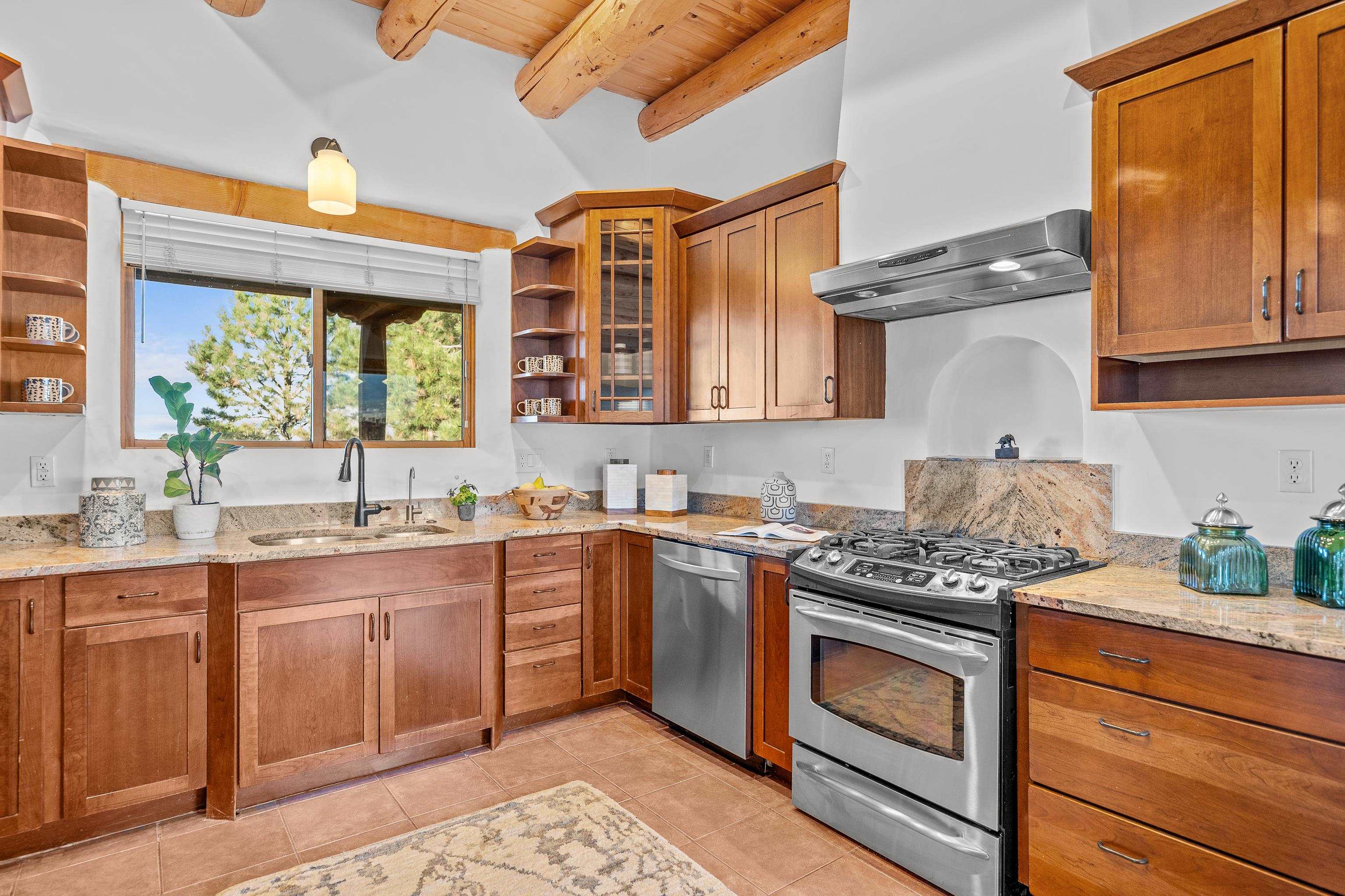 Arroyo Seco, New Mexico 87514, United States, 3 Bedrooms Bedrooms, ,3 BathroomsBathrooms,Residential,Active,240342