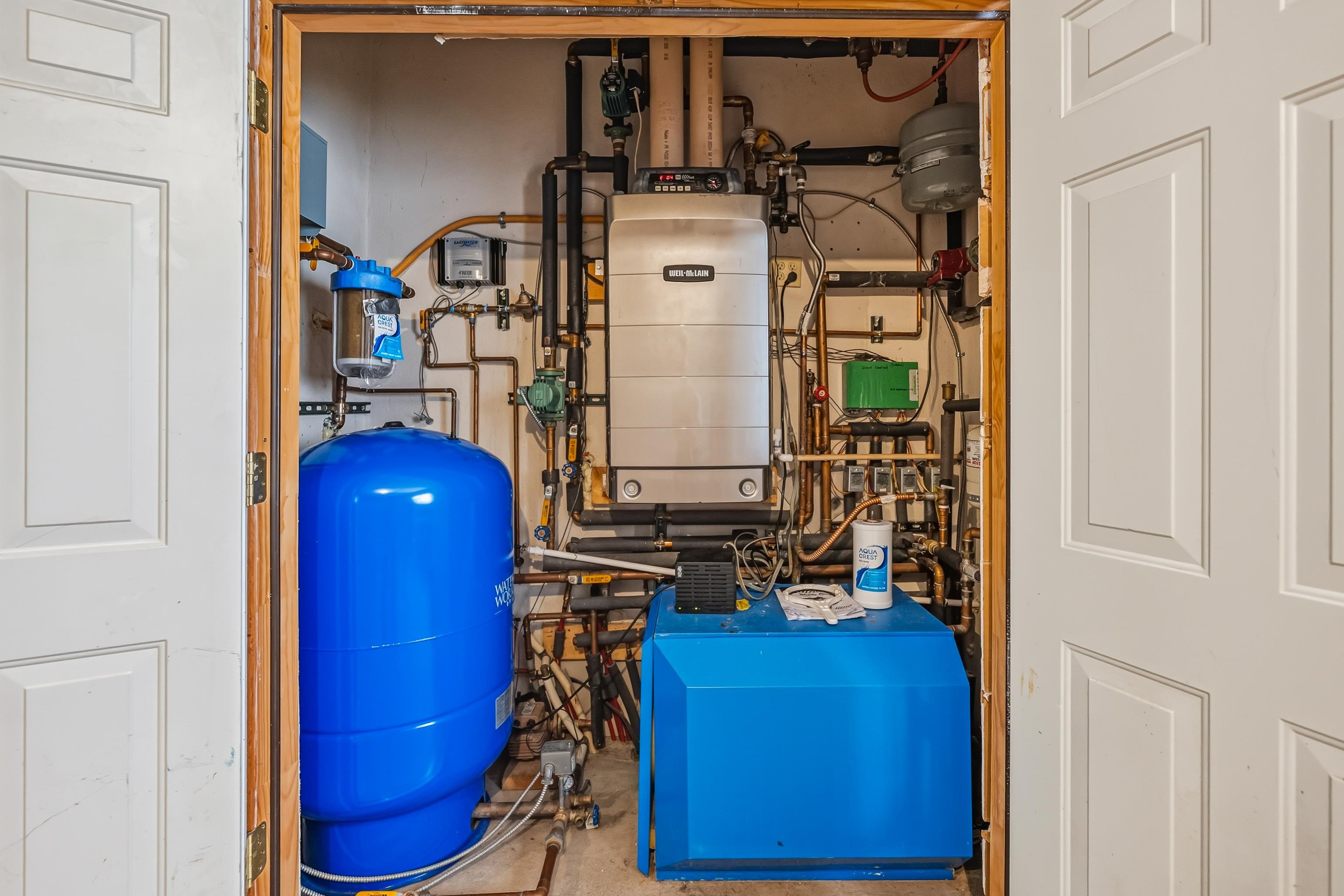 Arroyo Seco, New Mexico 87514, United States, 3 Bedrooms Bedrooms, ,3 BathroomsBathrooms,Residential,Active,240342