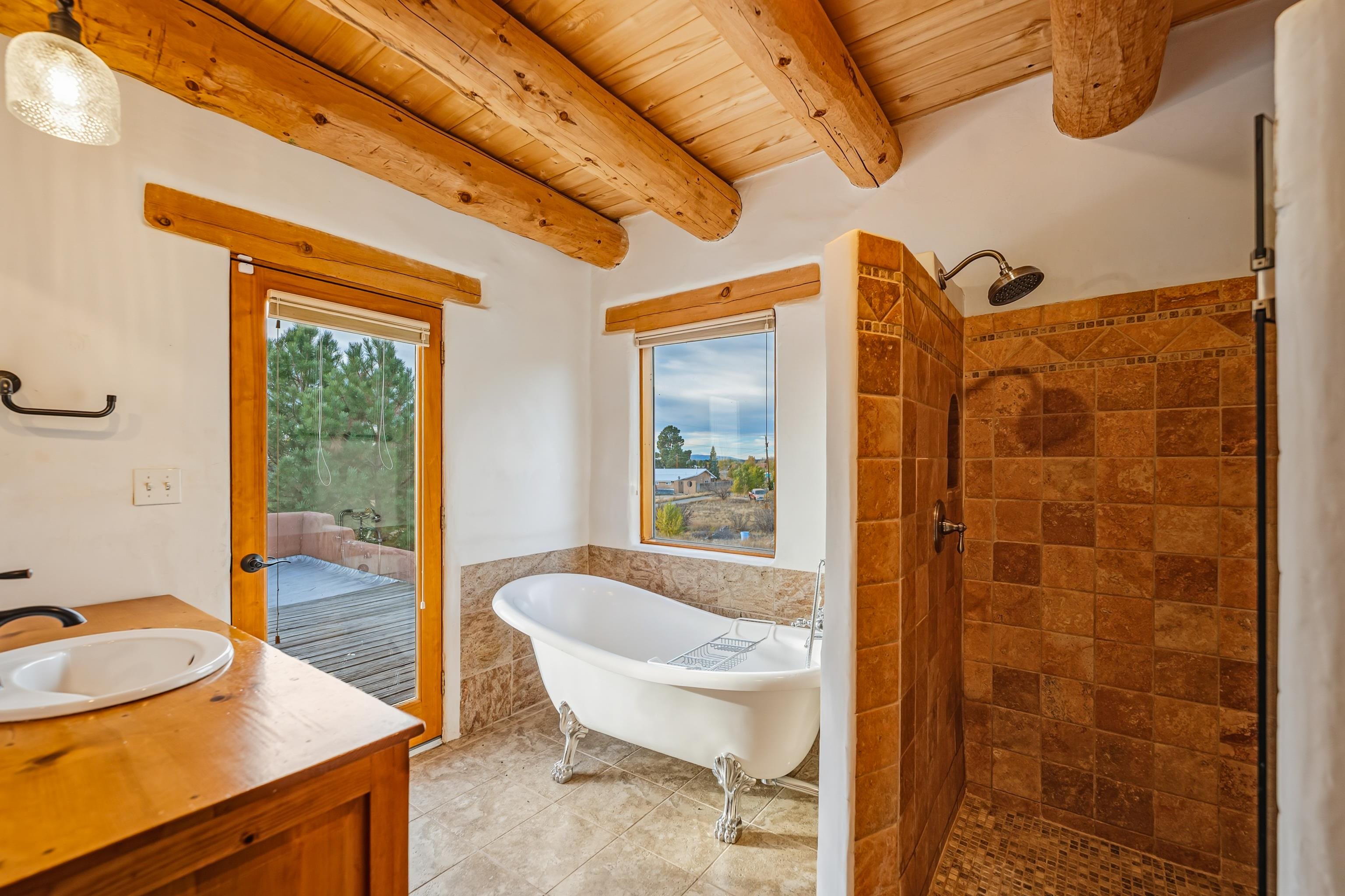 Arroyo Seco, New Mexico 87514, United States, 3 Bedrooms Bedrooms, ,3 BathroomsBathrooms,Residential,Active,240342