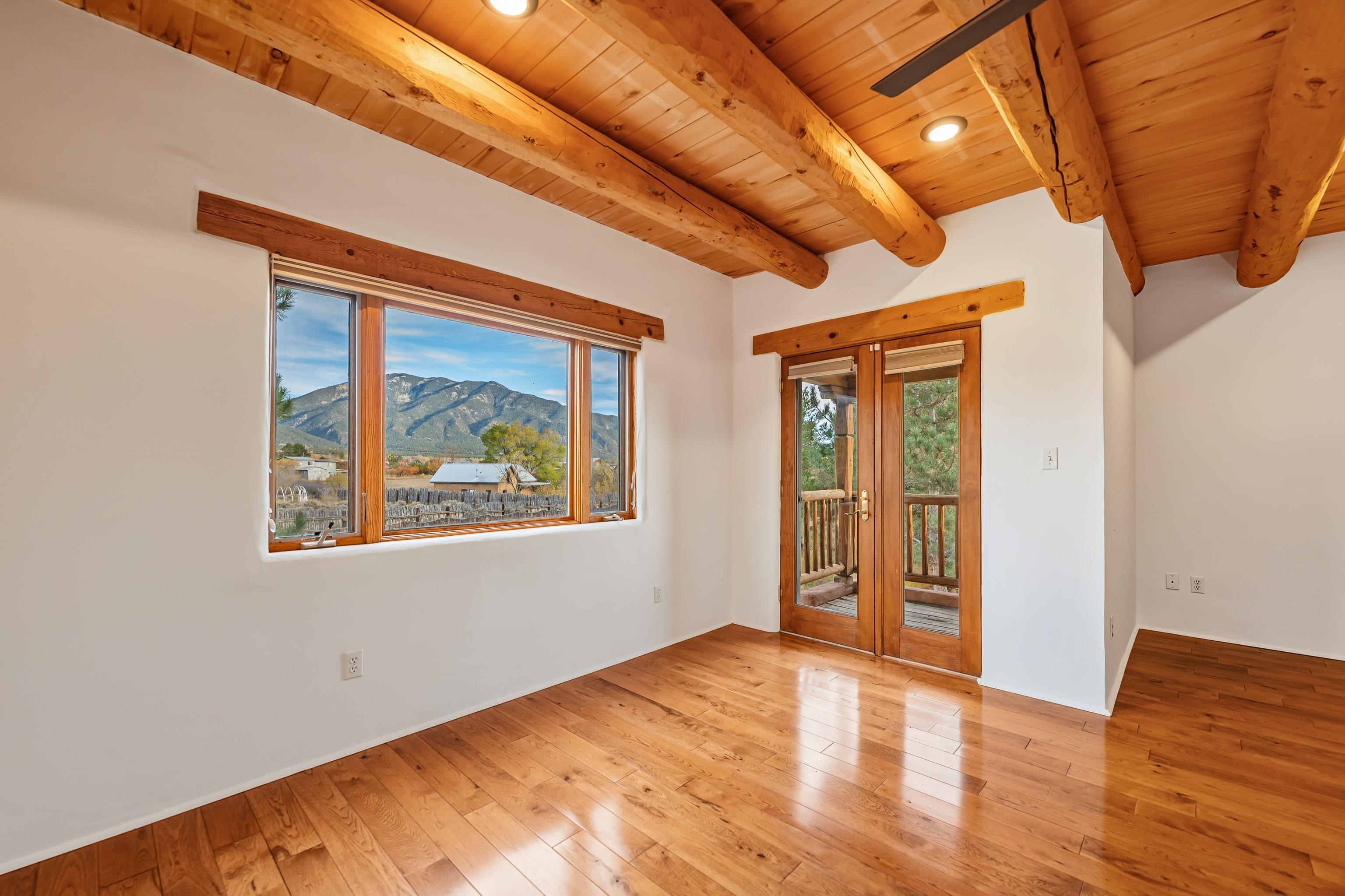 Arroyo Seco, New Mexico 87514, United States, 3 Bedrooms Bedrooms, ,3 BathroomsBathrooms,Residential,Active,240342