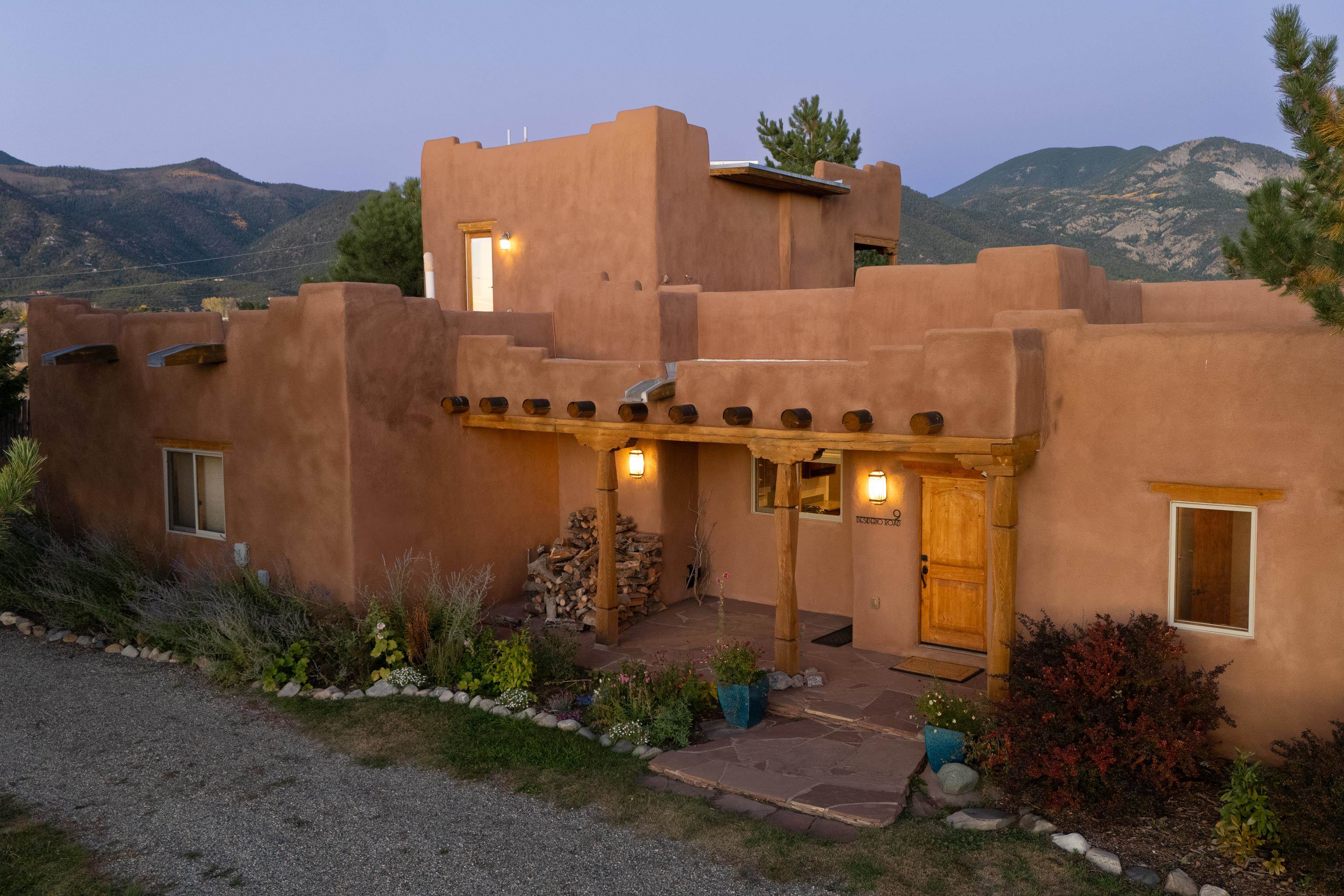 Arroyo Seco, New Mexico 87514, United States, 3 Bedrooms Bedrooms, ,3 BathroomsBathrooms,Residential,Active,240342