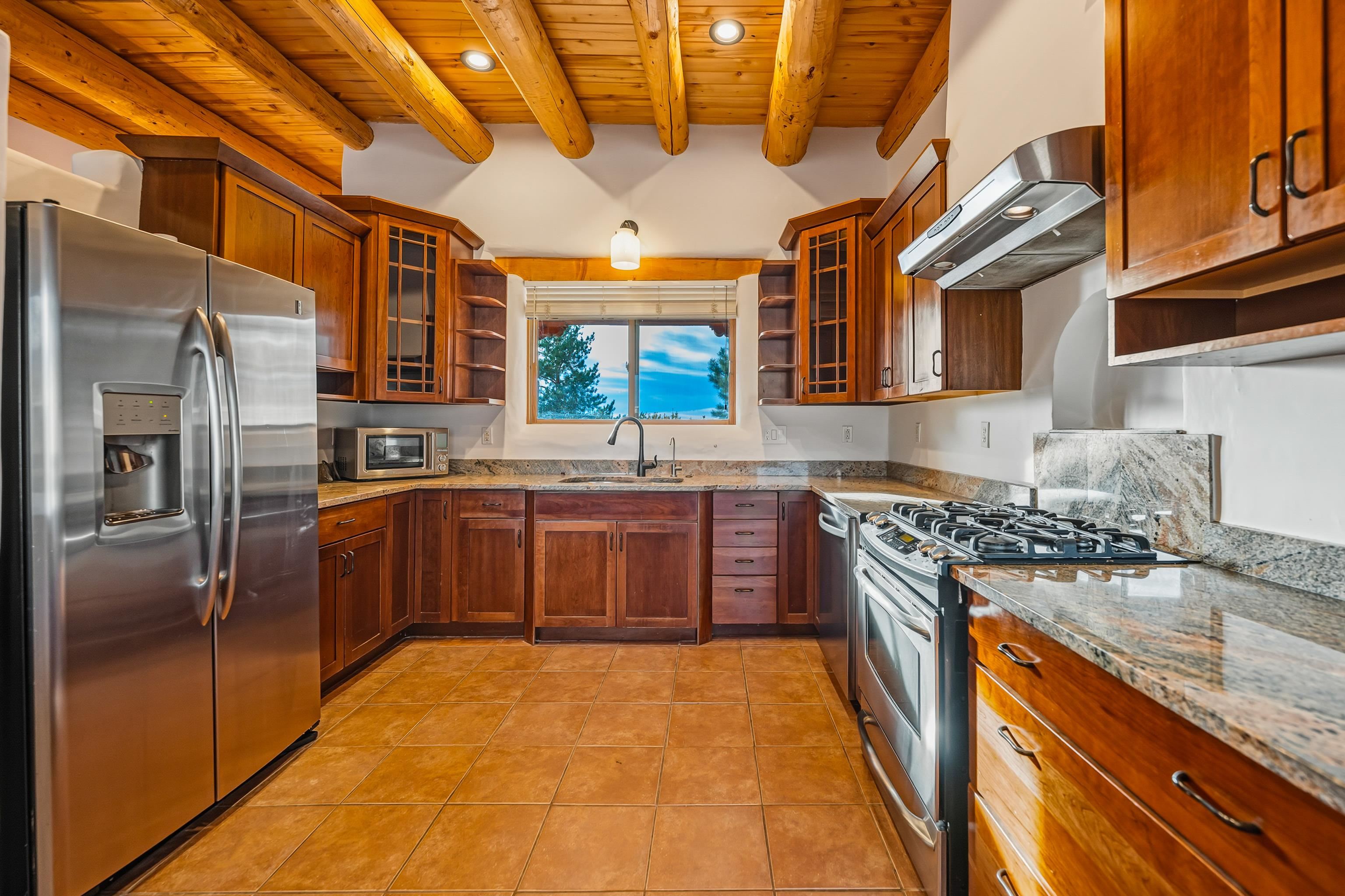 Arroyo Seco, New Mexico 87514, United States, 3 Bedrooms Bedrooms, ,3 BathroomsBathrooms,Residential,Active,240342