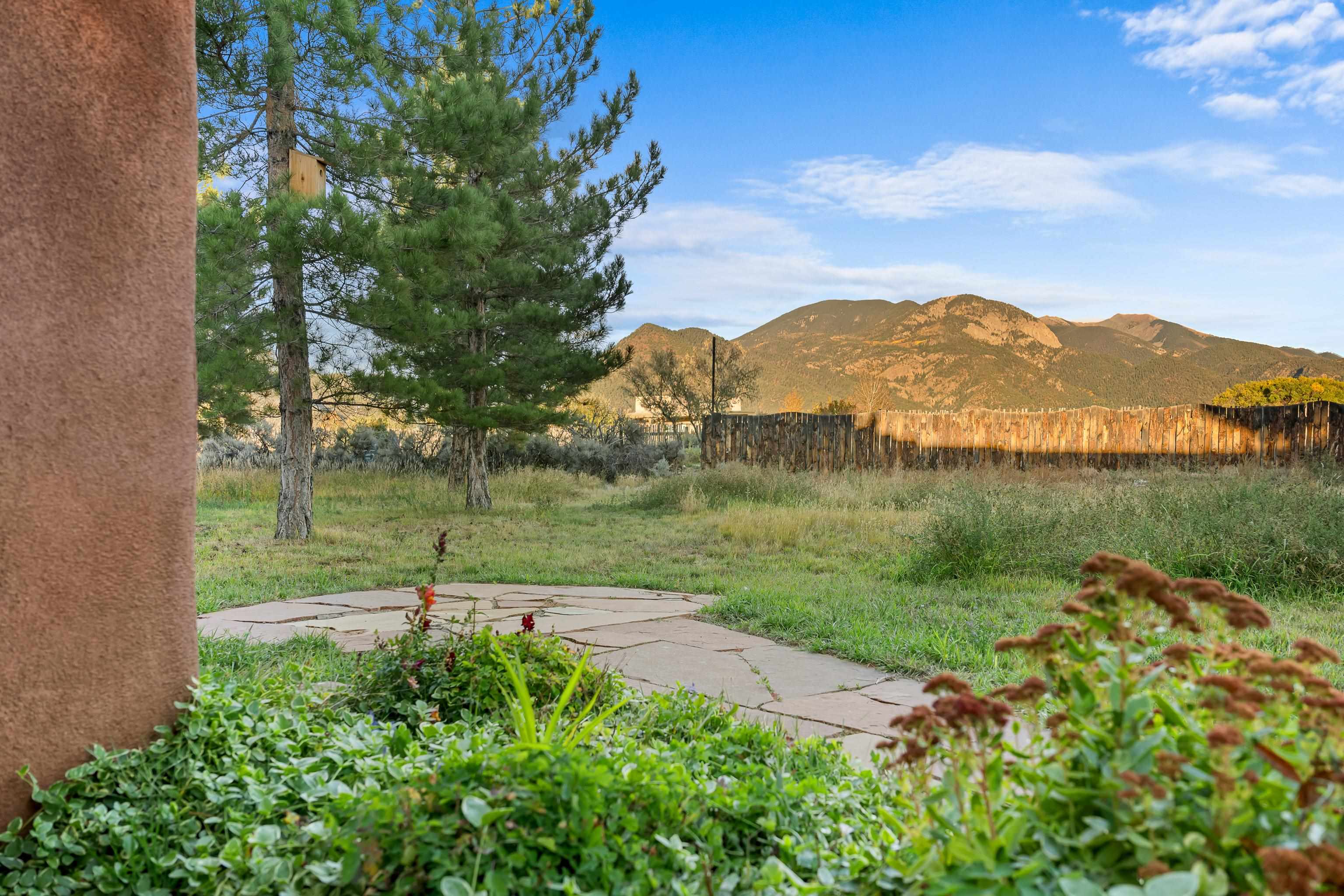 Arroyo Seco, New Mexico 87514, United States, 3 Bedrooms Bedrooms, ,3 BathroomsBathrooms,Residential,Active,240342