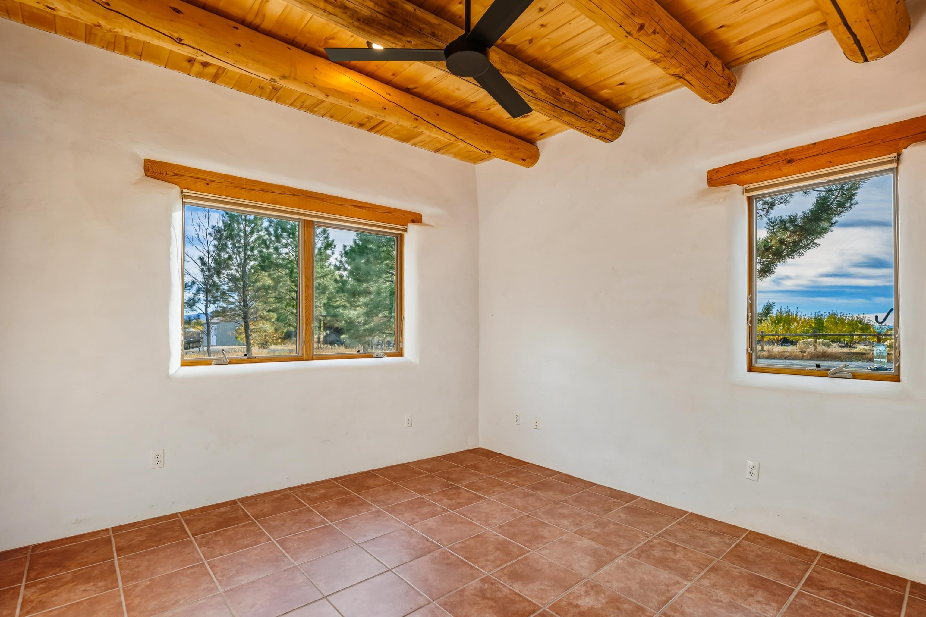 Arroyo Seco, New Mexico 87514, United States, 3 Bedrooms Bedrooms, ,3 BathroomsBathrooms,Residential,Active,240342