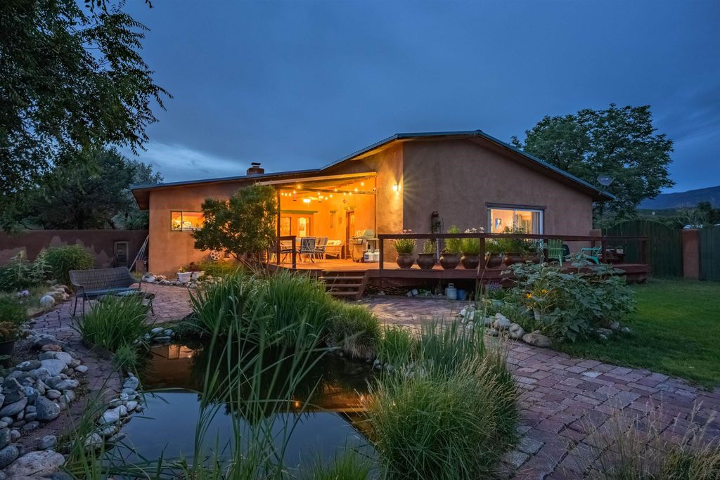 Photo of 42A Arroyo Hondo Seco Road, Arroyo Hondo, NM 87513 (MLS # 114604)