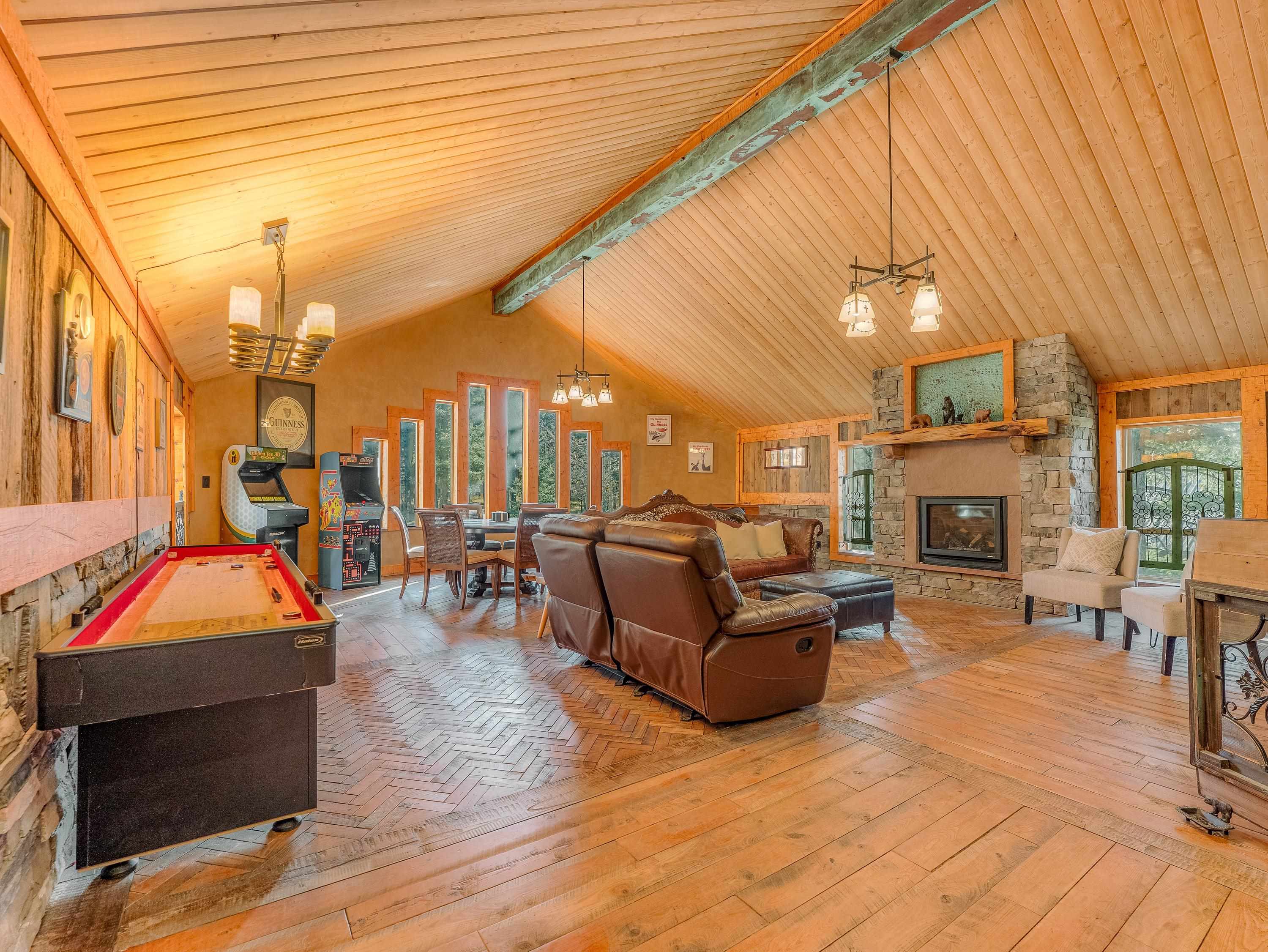 Angel Fire, New Mexico 87710, United States, 5 Bedrooms Bedrooms, ,6 BathroomsBathrooms,Residential,Active,256418