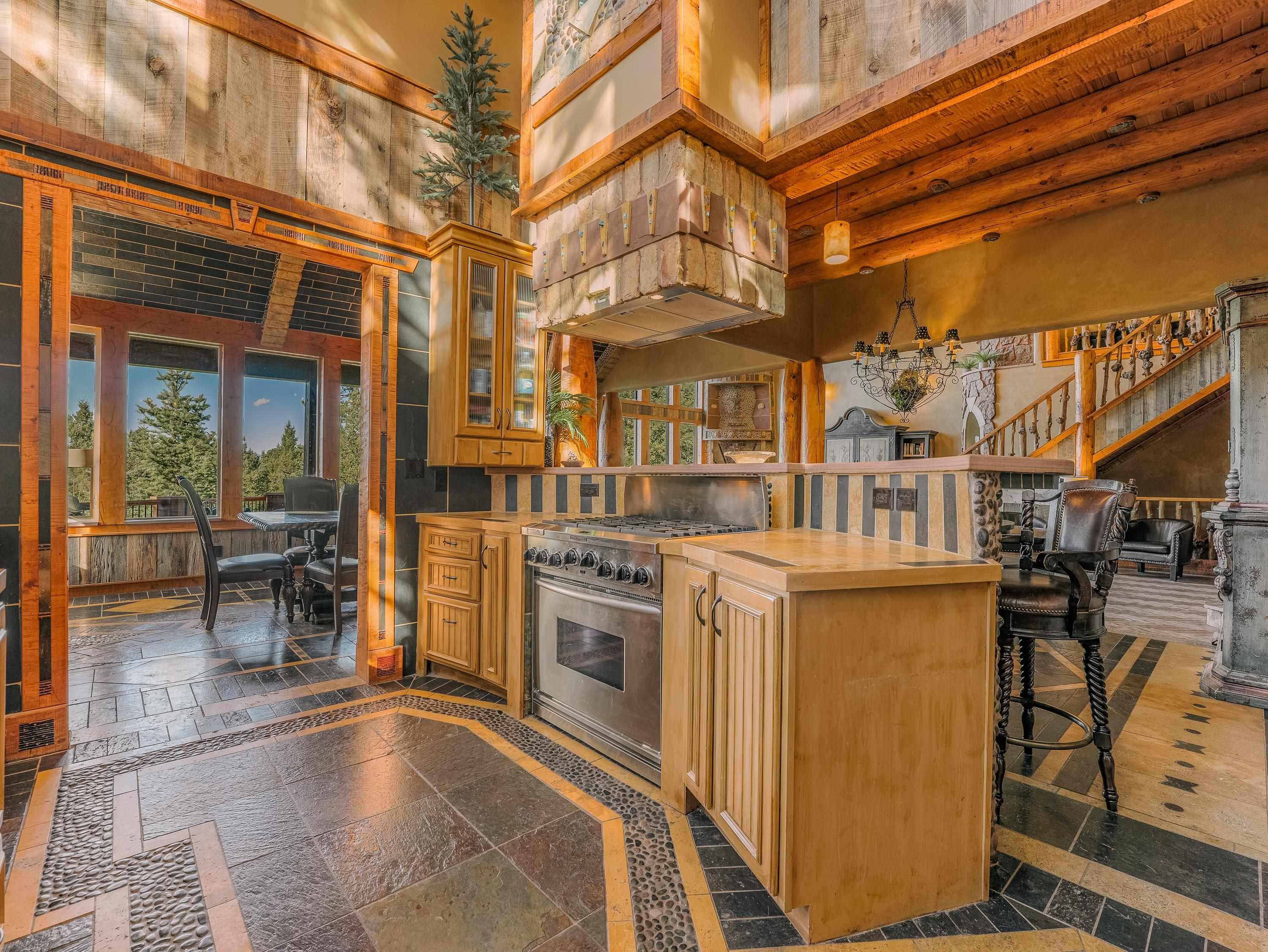 Angel Fire, New Mexico 87710, United States, 5 Bedrooms Bedrooms, ,6 BathroomsBathrooms,Residential,Active,256418