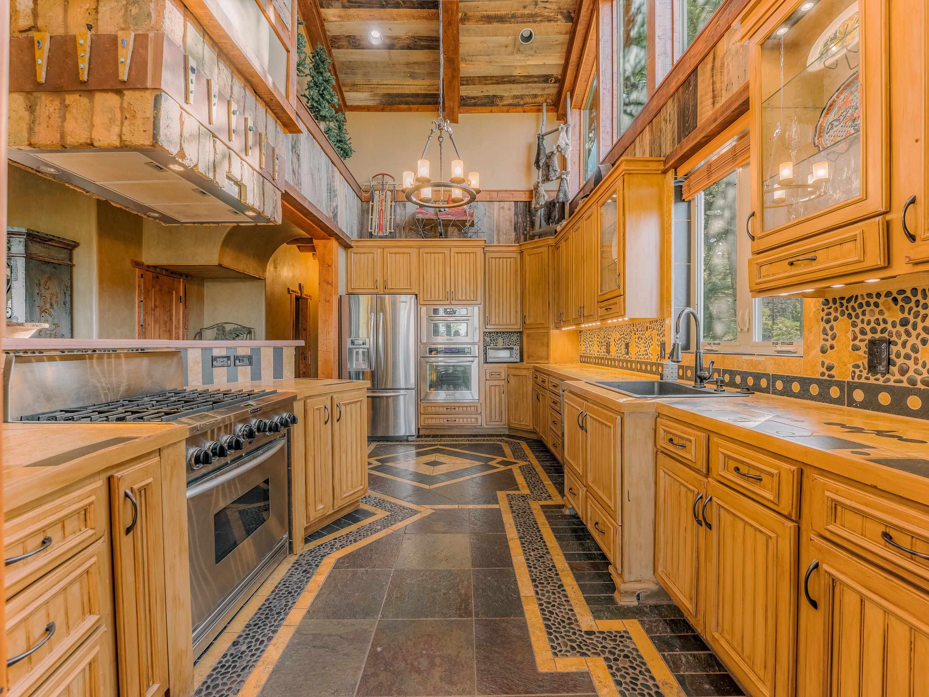 Angel Fire, New Mexico 87710, United States, 5 Bedrooms Bedrooms, ,6 BathroomsBathrooms,Residential,Active,256418