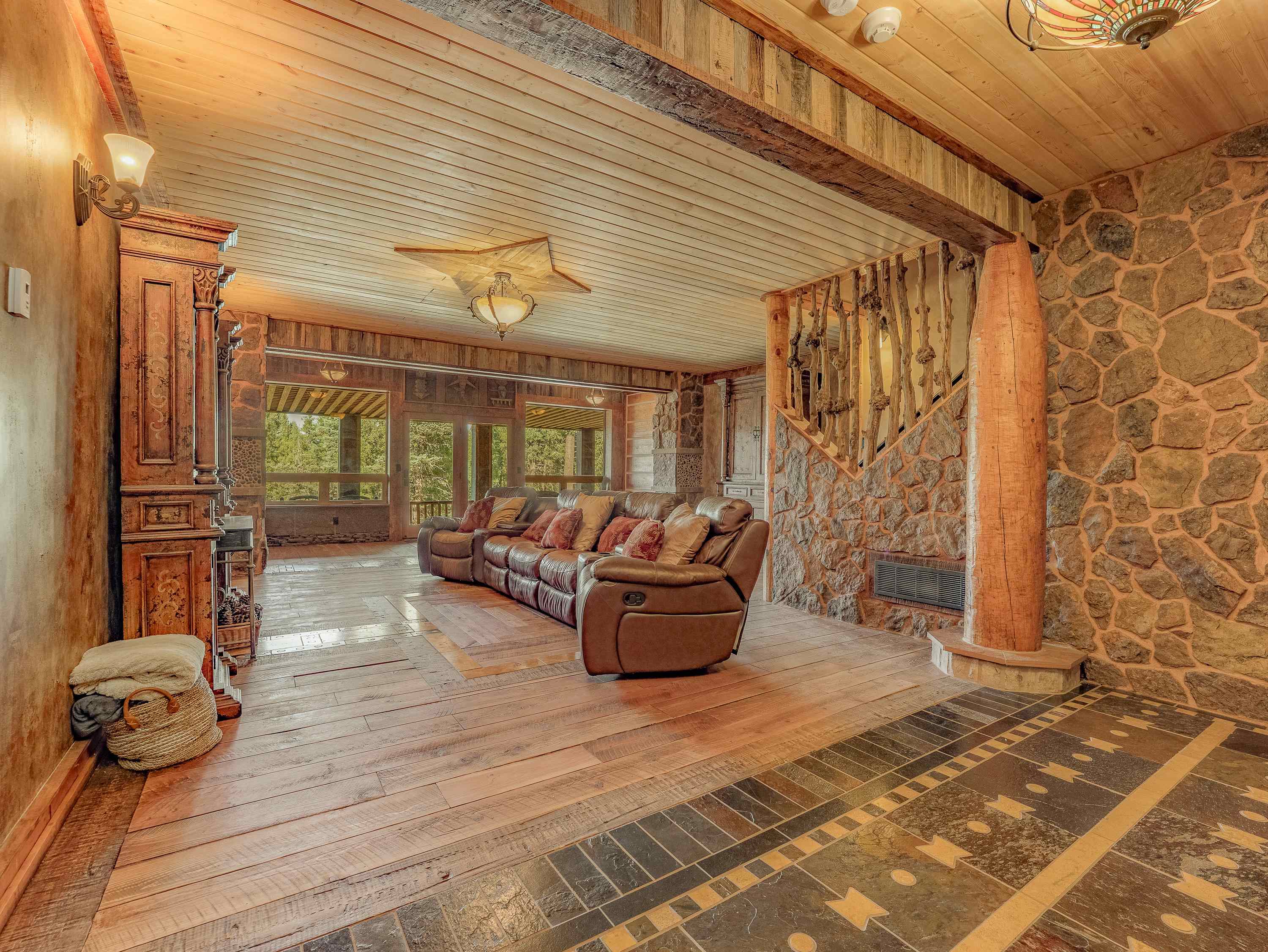 Angel Fire, New Mexico 87710, United States, 5 Bedrooms Bedrooms, ,6 BathroomsBathrooms,Residential,Active,256418