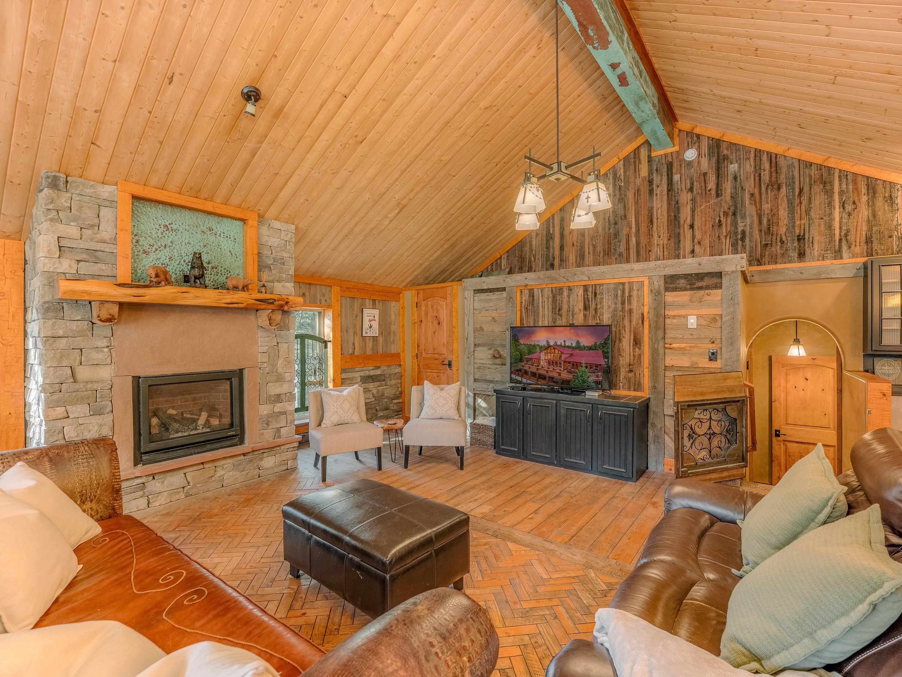 Angel Fire, New Mexico 87710, United States, 5 Bedrooms Bedrooms, ,6 BathroomsBathrooms,Residential,Active,256418