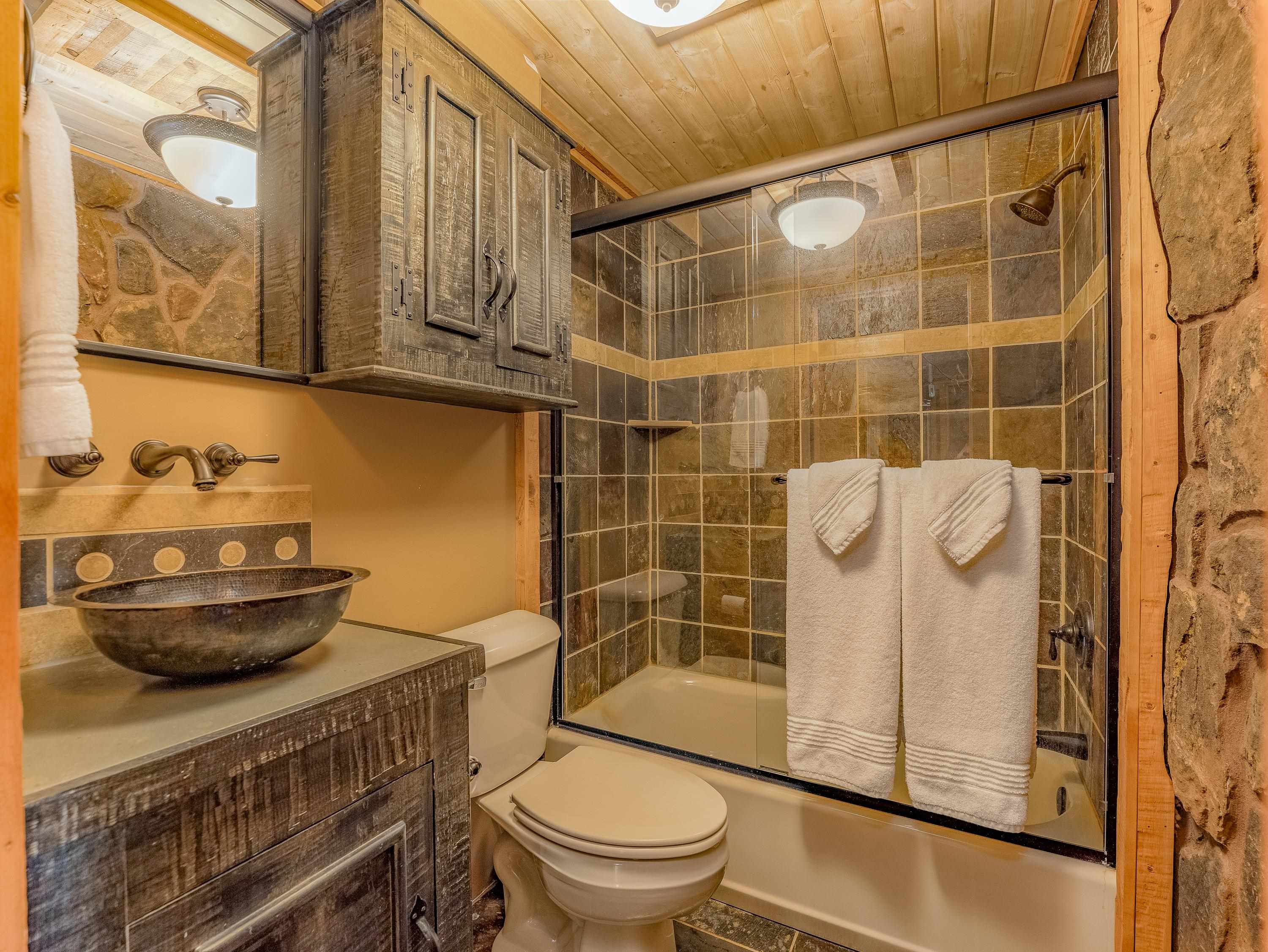 Angel Fire, New Mexico 87710, United States, 5 Bedrooms Bedrooms, ,6 BathroomsBathrooms,Residential,Active,256418