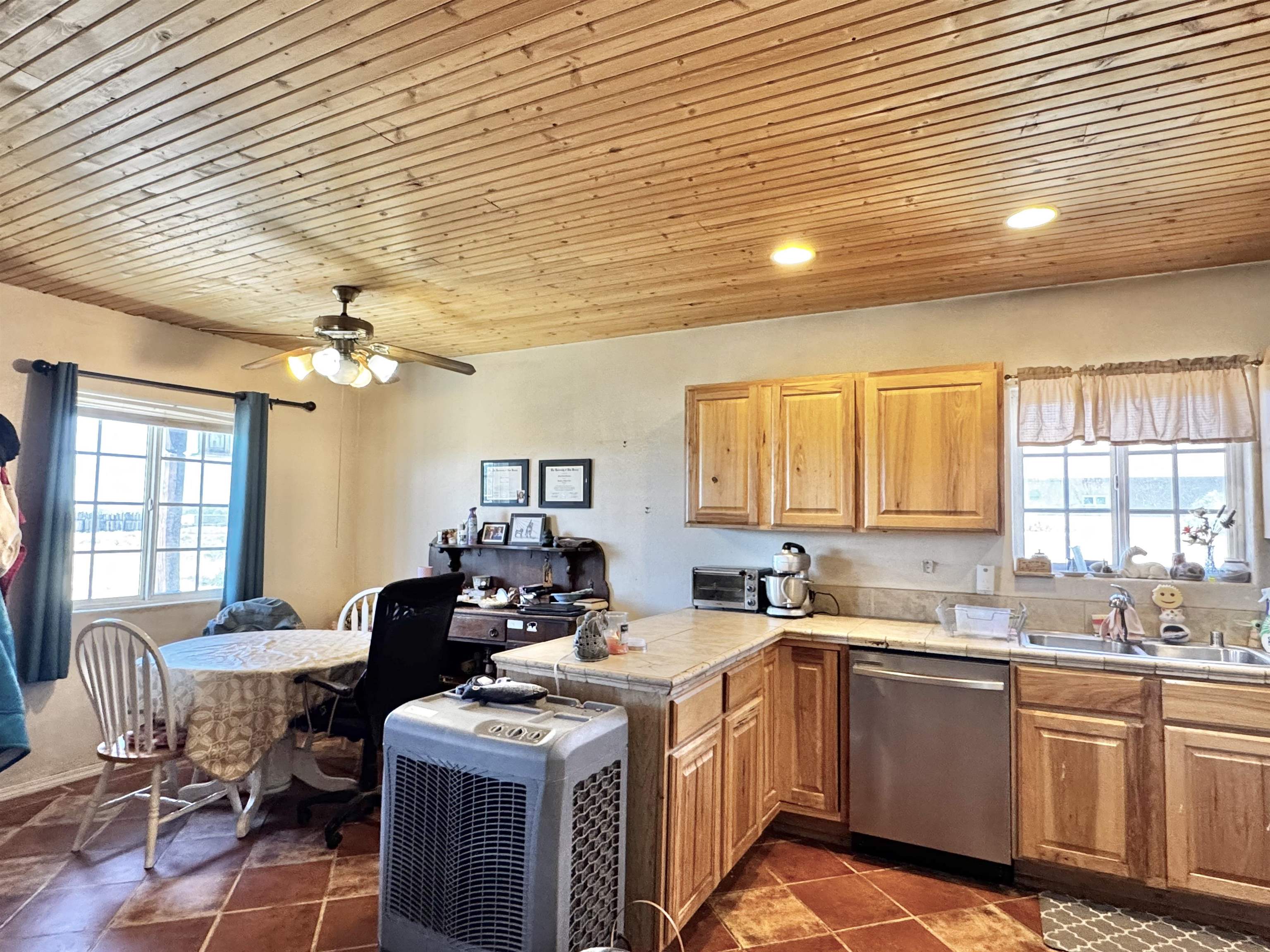 1247 Rainbow Street, Taos, New Mexico image 9