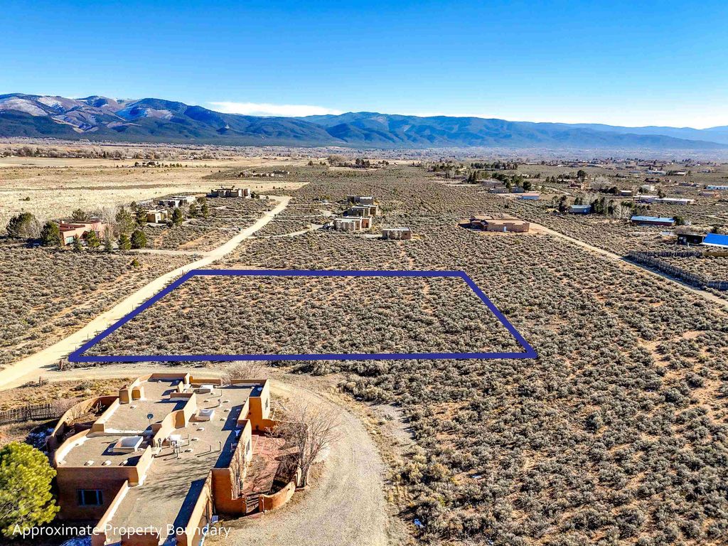 Photo of Piedra Vista Road, El Prado, NM 87529 (MLS # 114446)