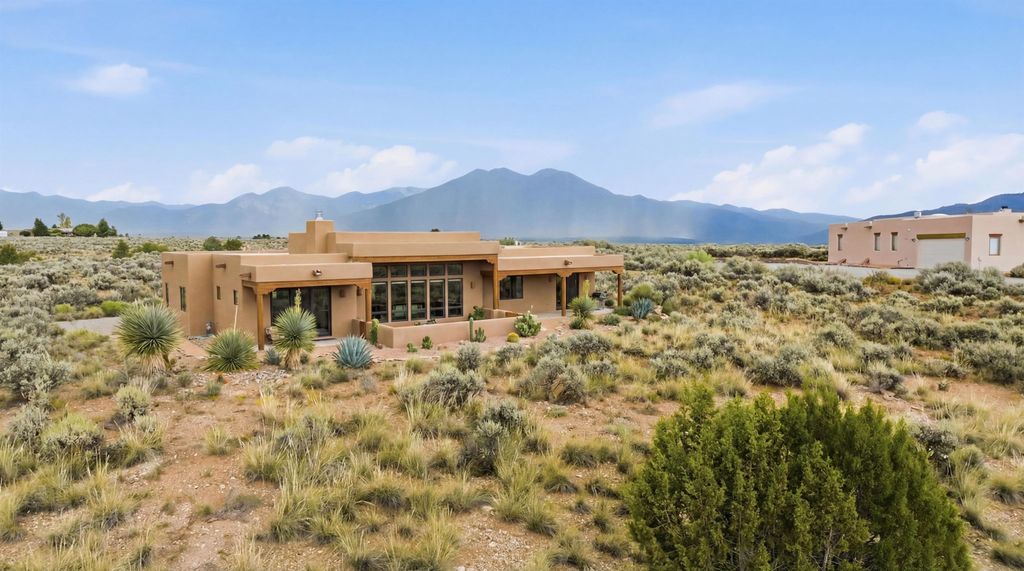 Photo of Nighthawk Trail Lot 1, El Prado, NM 87529 (MLS # 114589)