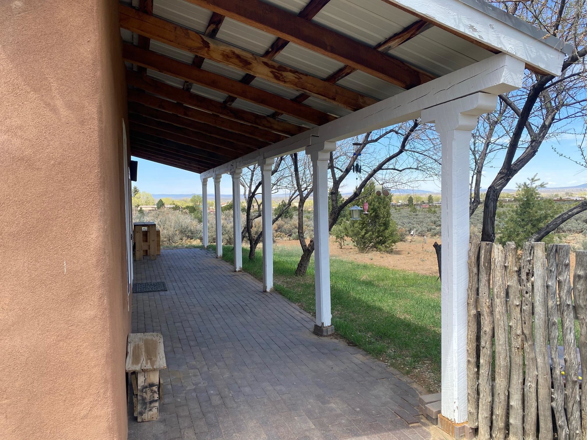 1227 Estrella Rd, Taos, New Mexico image 2