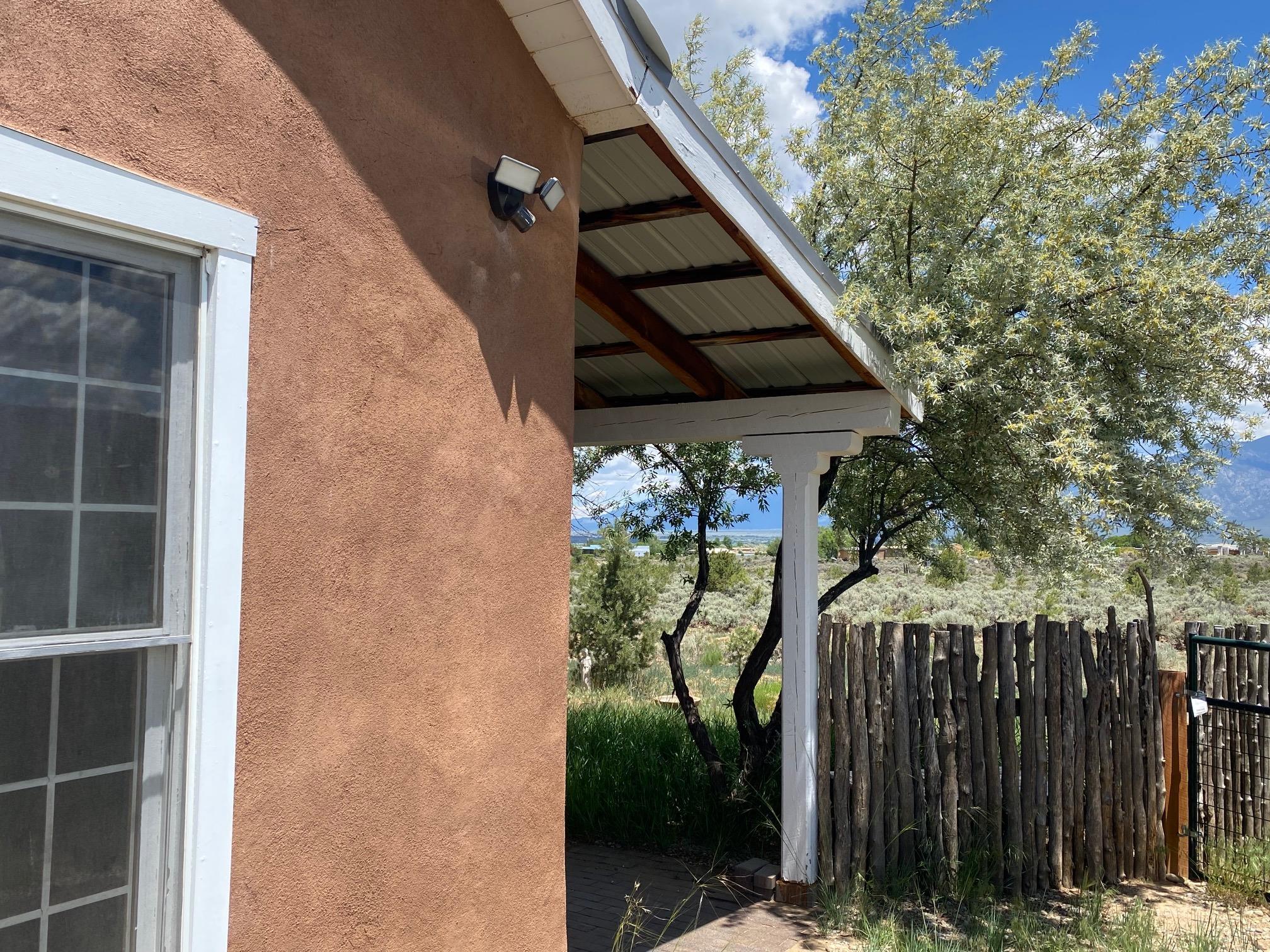 1227 Estrella Rd, Taos, New Mexico image 2