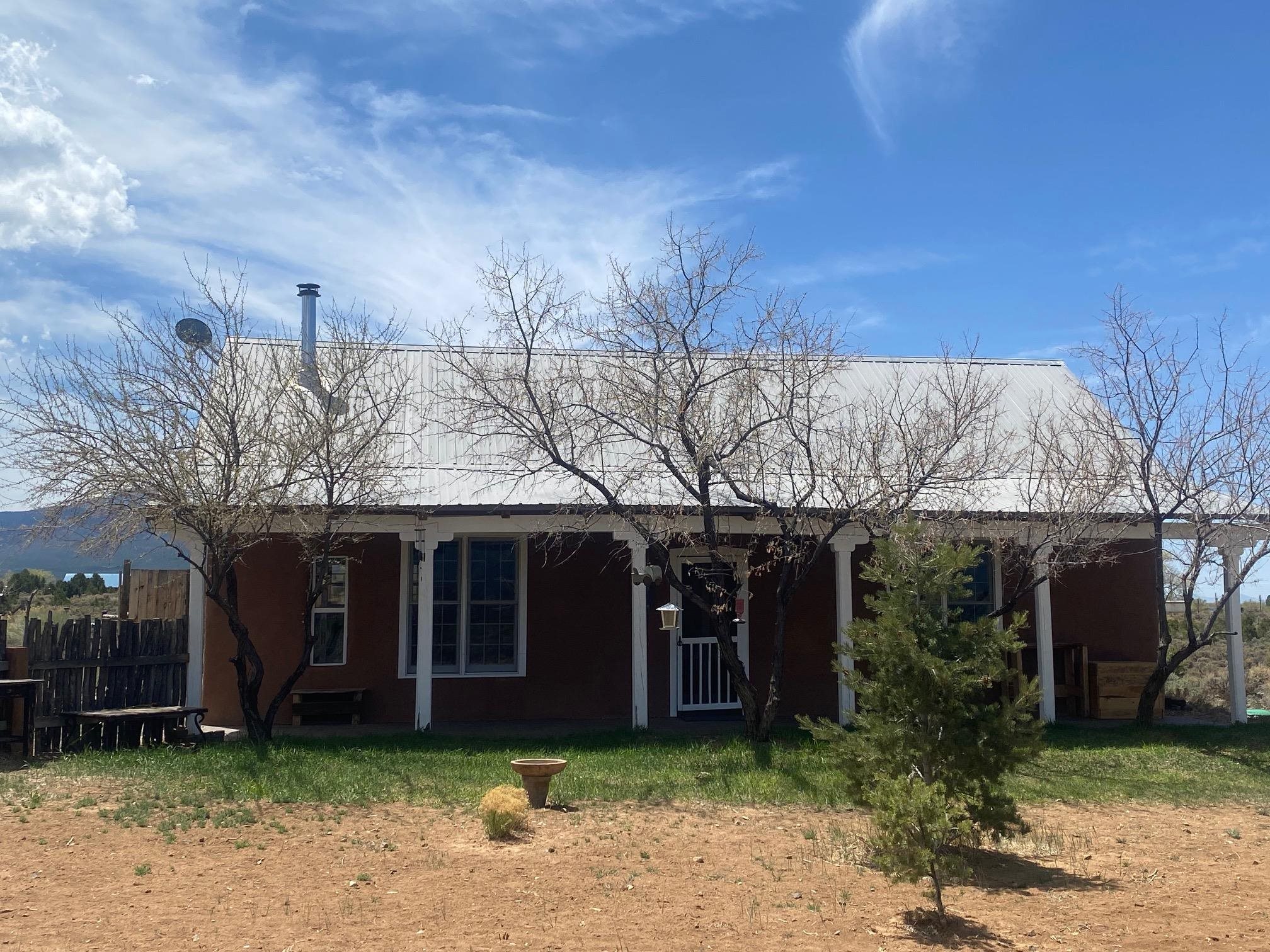 1227 Estrella Rd, Taos, New Mexico image 1