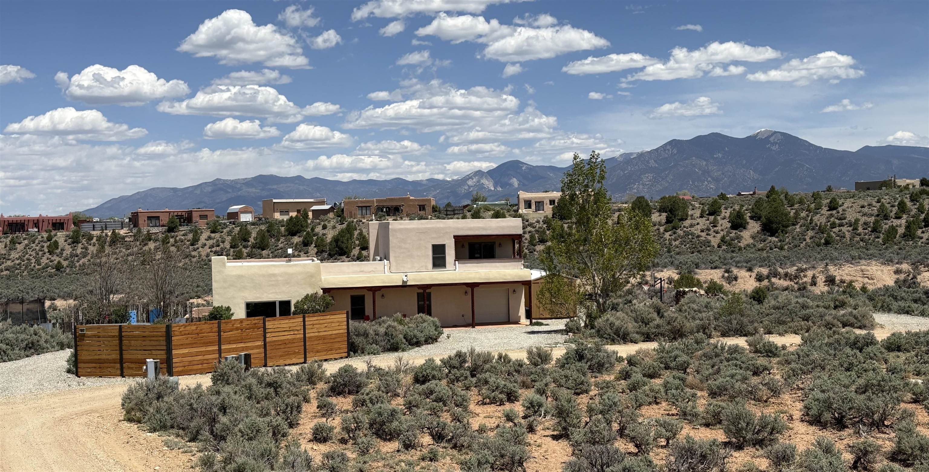 70 Camino De Los Arroyos, Ranchos de Taos, New Mexico image 1