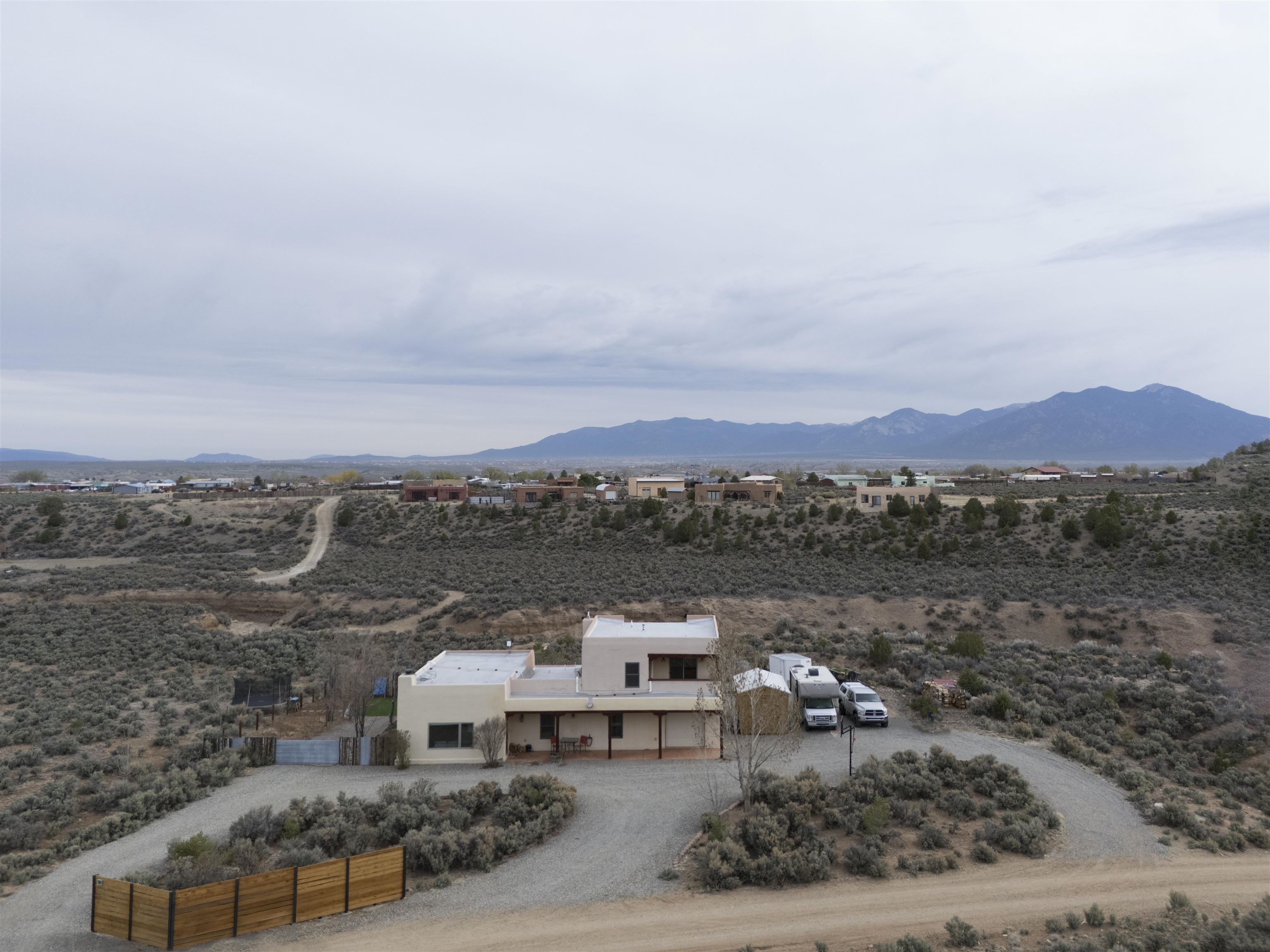 70 Camino De Los Arroyos, Ranchos de Taos, New Mexico image 37