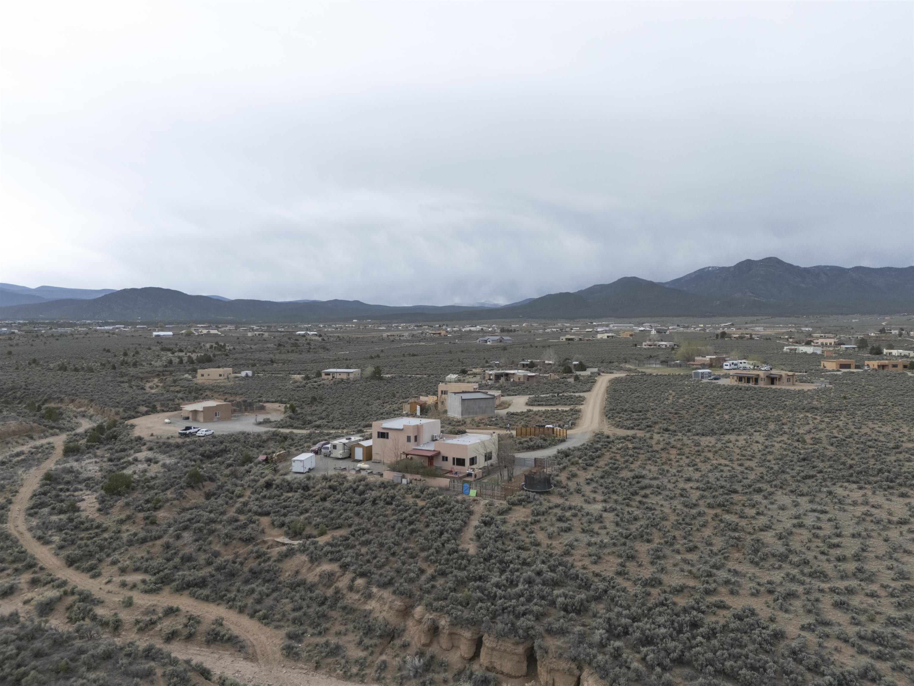 70 Camino De Los Arroyos, Ranchos de Taos, New Mexico image 40