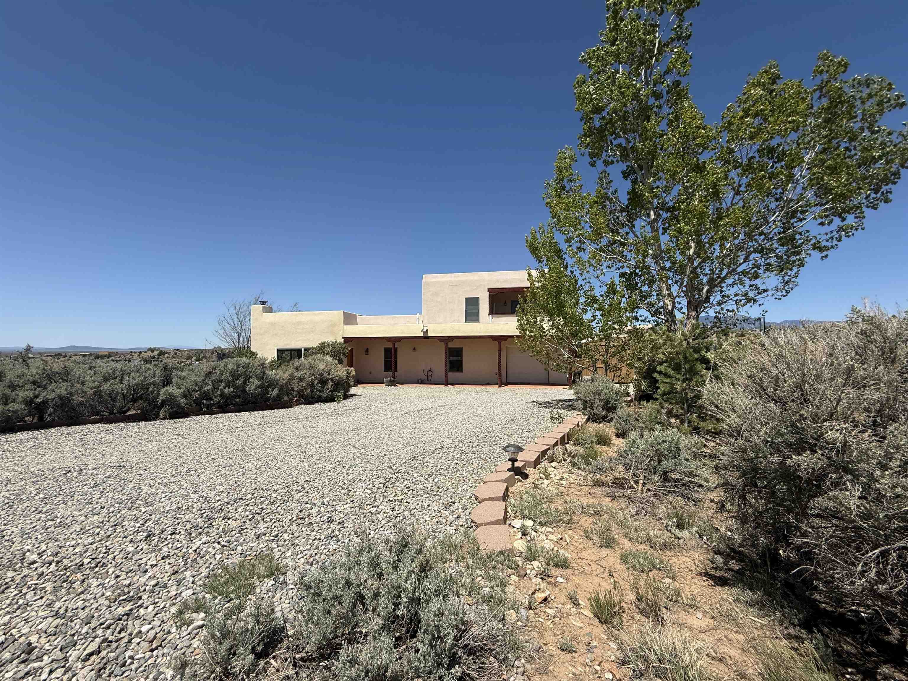 70 Camino De Los Arroyos, Ranchos de Taos, New Mexico image 3