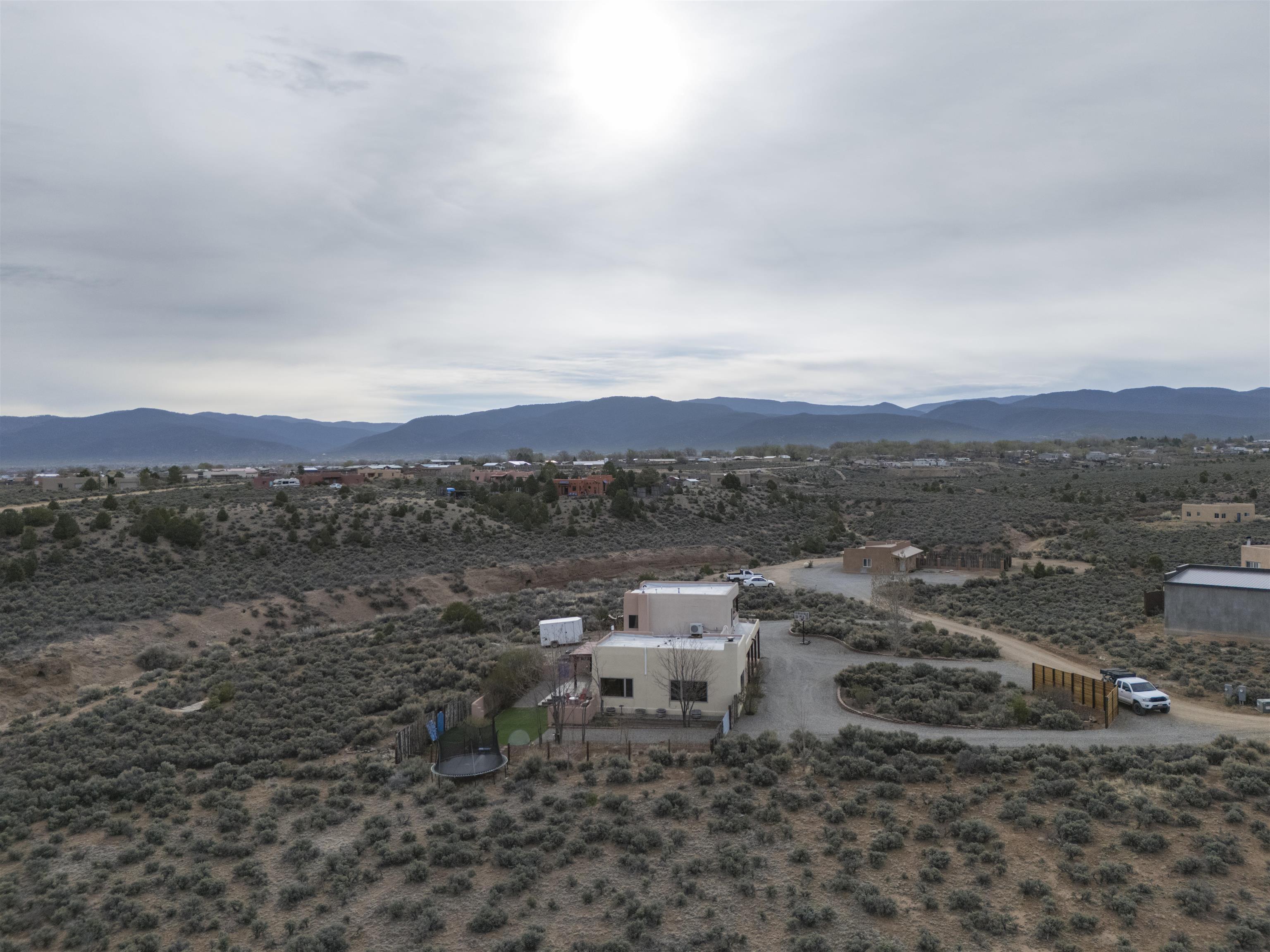 70 Camino De Los Arroyos, Ranchos de Taos, New Mexico image 39
