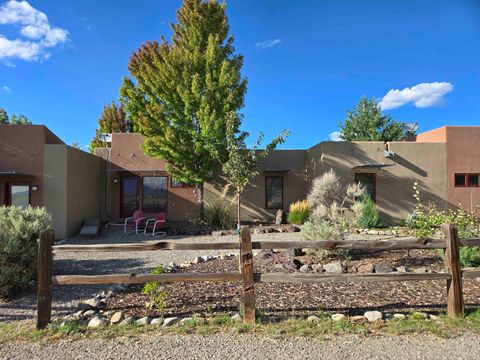 Condo For Sale - 18 Comanche Road Unit 30 Rd #30<br/> Taos, NM 87529