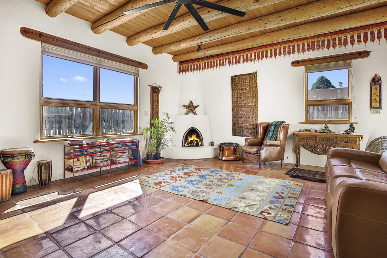 320 Trapper Rd, Taos, New Mexico image 3