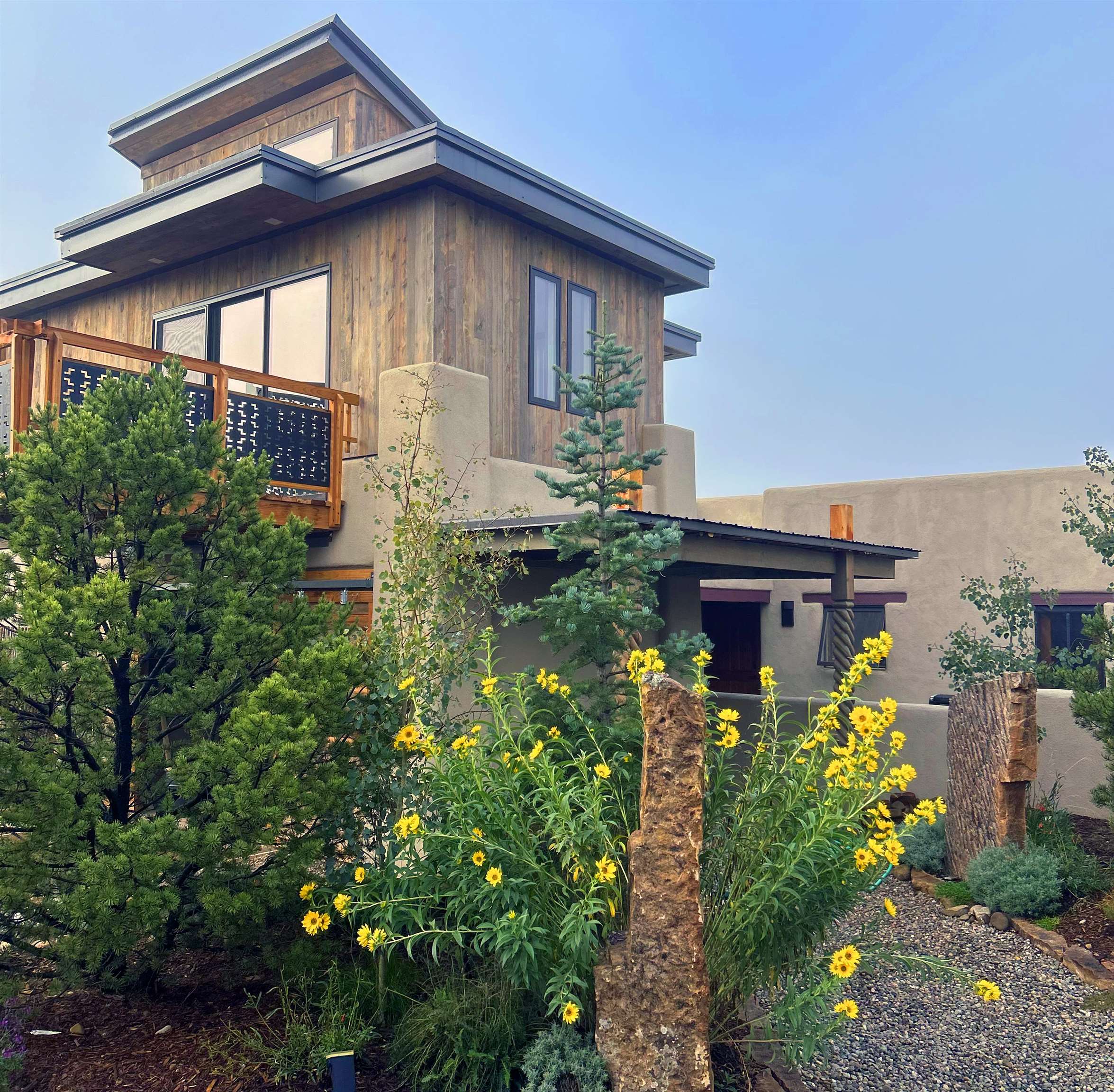 320 Trapper N Taos NM 87571