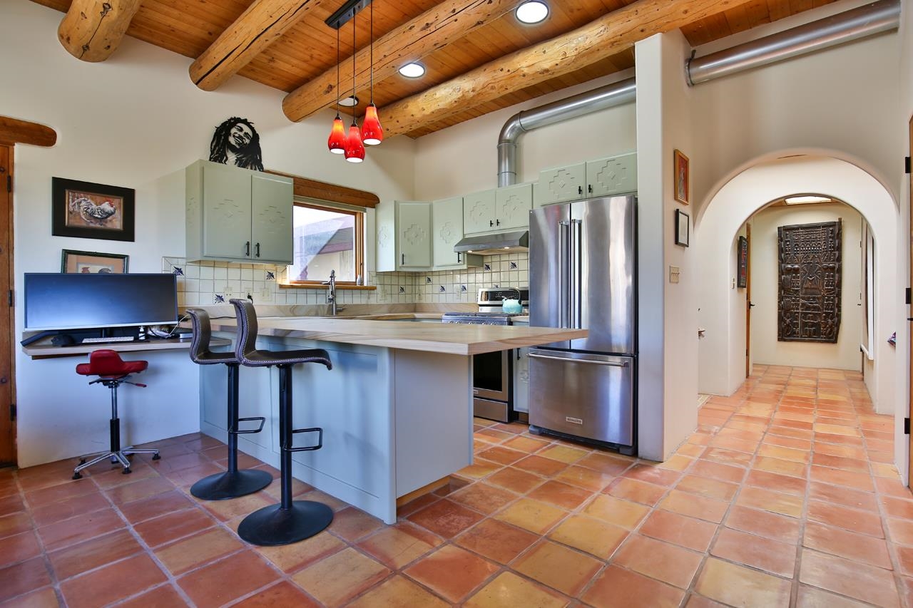 320 Trapper Rd, Taos, New Mexico image 7