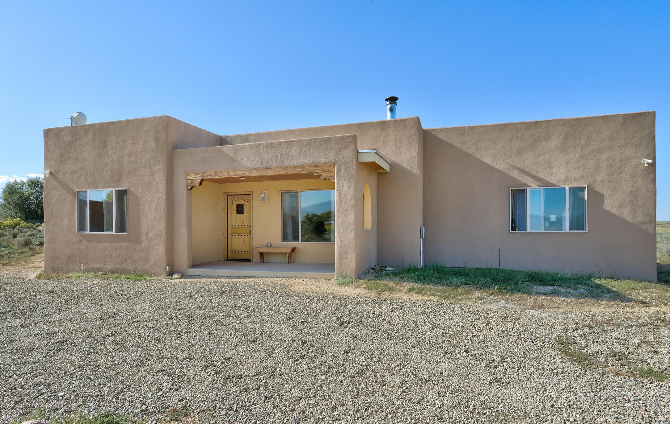 11 Calle De Isiah, Ranchos de Taos, New Mexico image 1