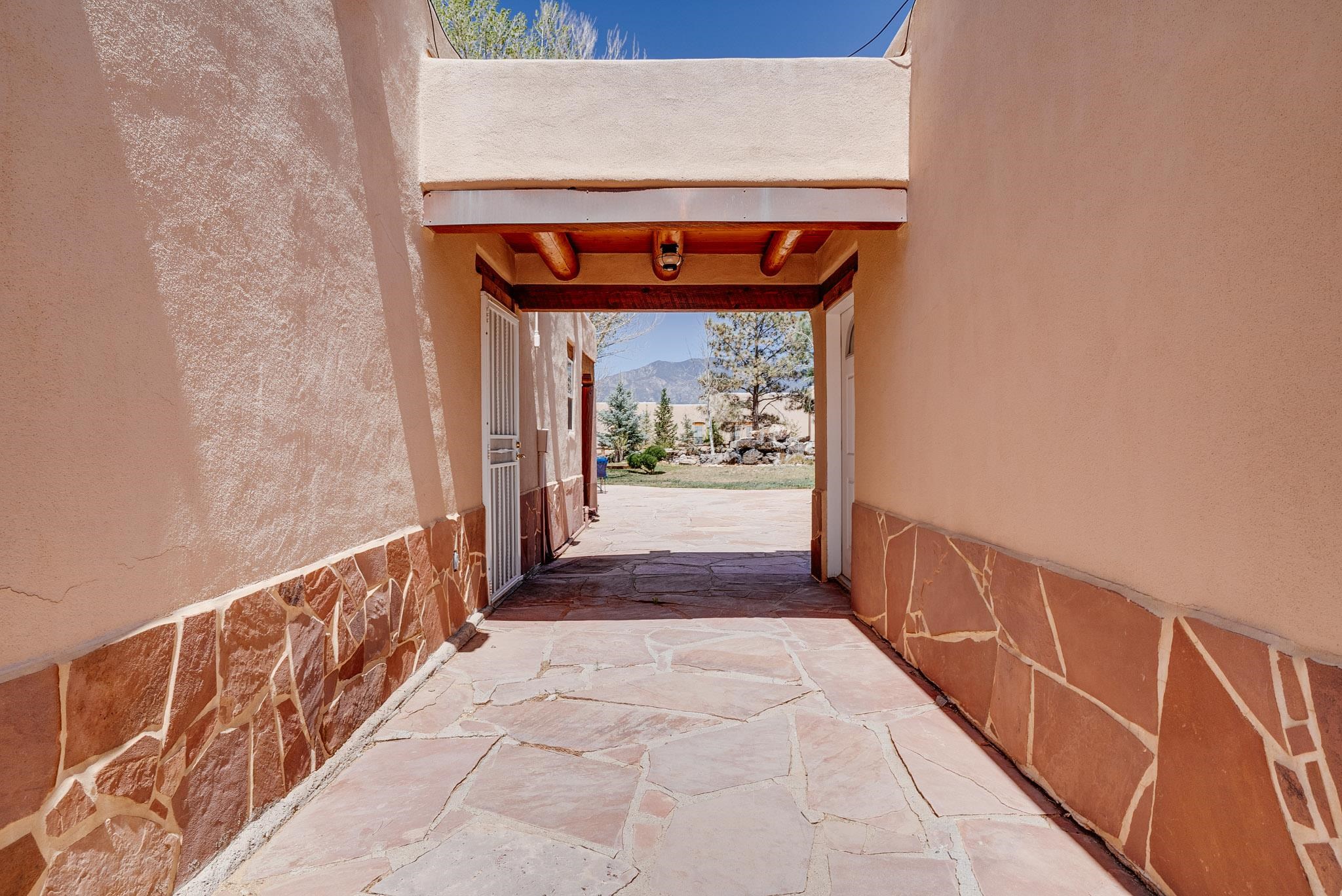 343 Sierra Vista Lane, Taos, New Mexico image 36