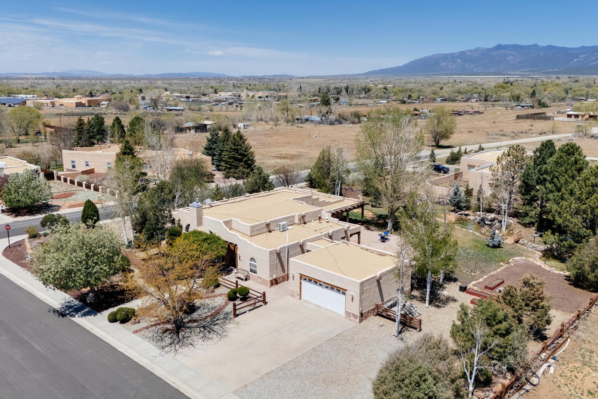 343 Sierra Vista Lane, Taos, New Mexico image 7