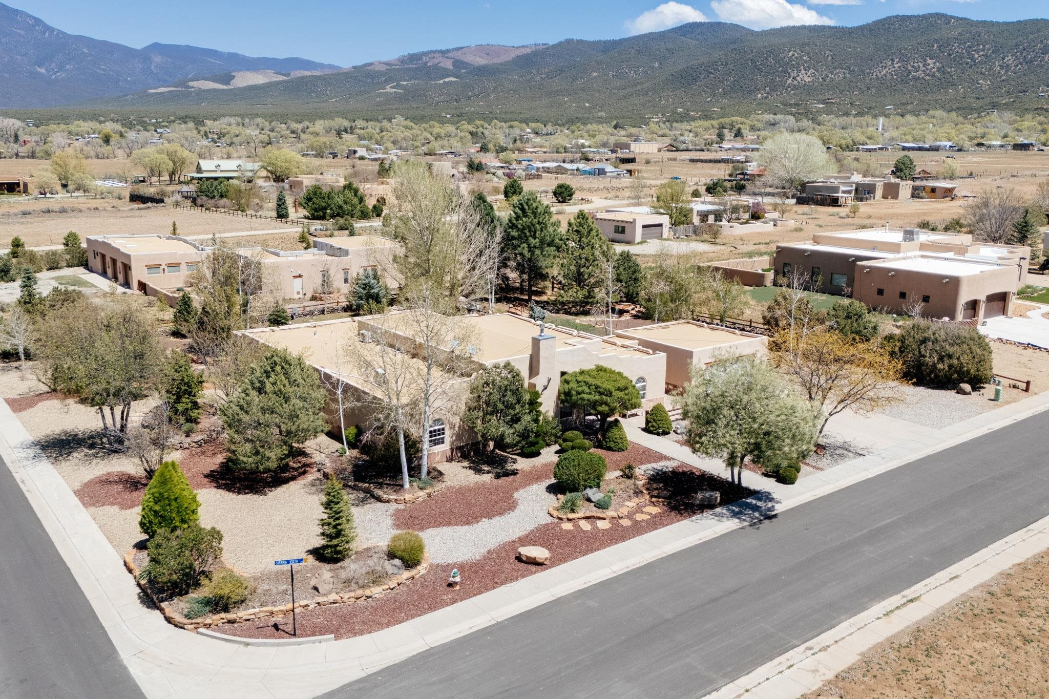 343 Sierra Vista Lane, Taos, New Mexico image 5